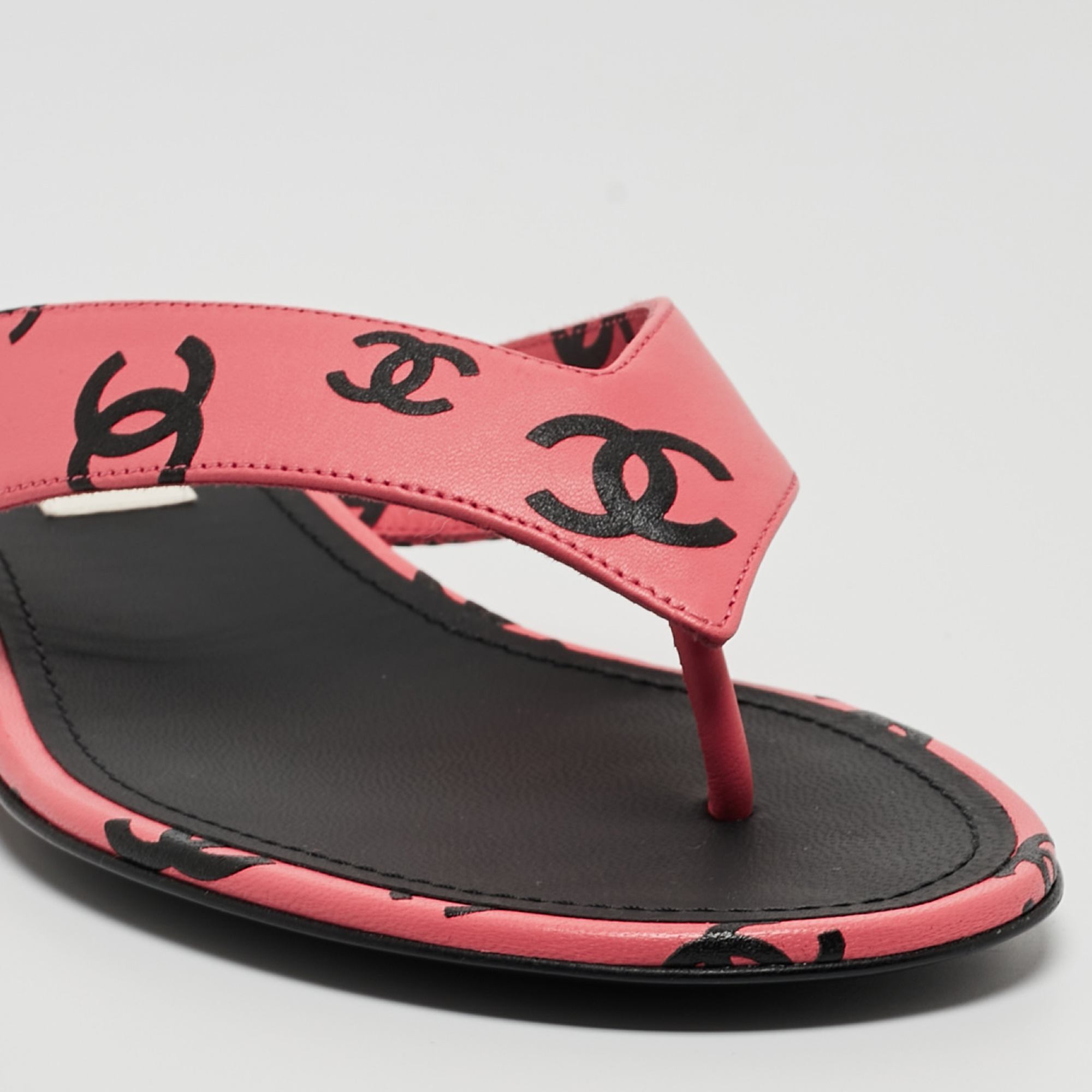 Chanel Pink/Black CC Print Leather Thong Sandals Size 36