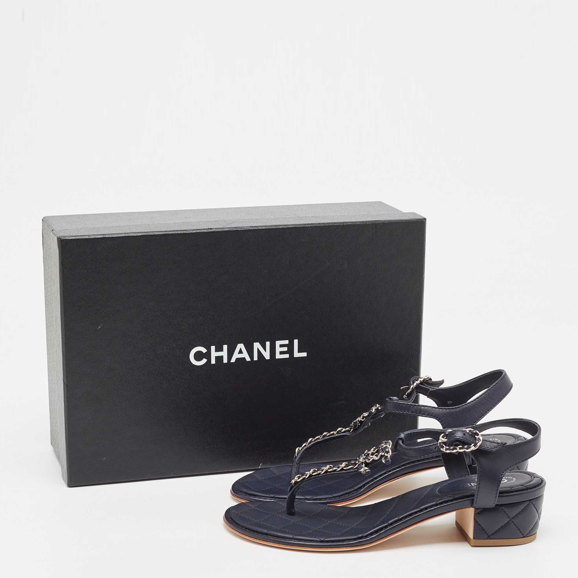 Chanel Navy Blue Leather CC Chain Link Thong Sandals Size 37.5