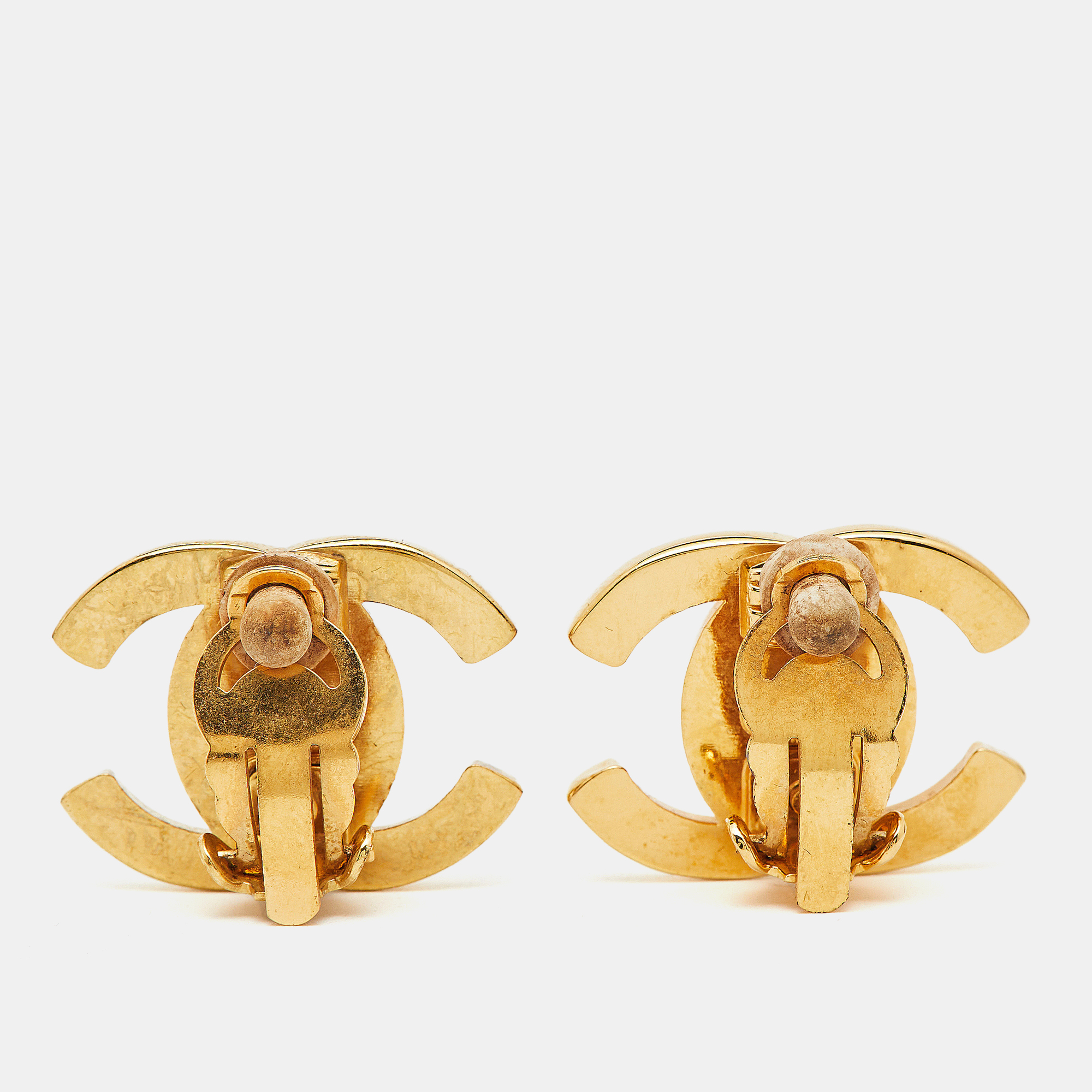 Chanel CC VIntage Turn Lock Gold Tone Clip On Earrings