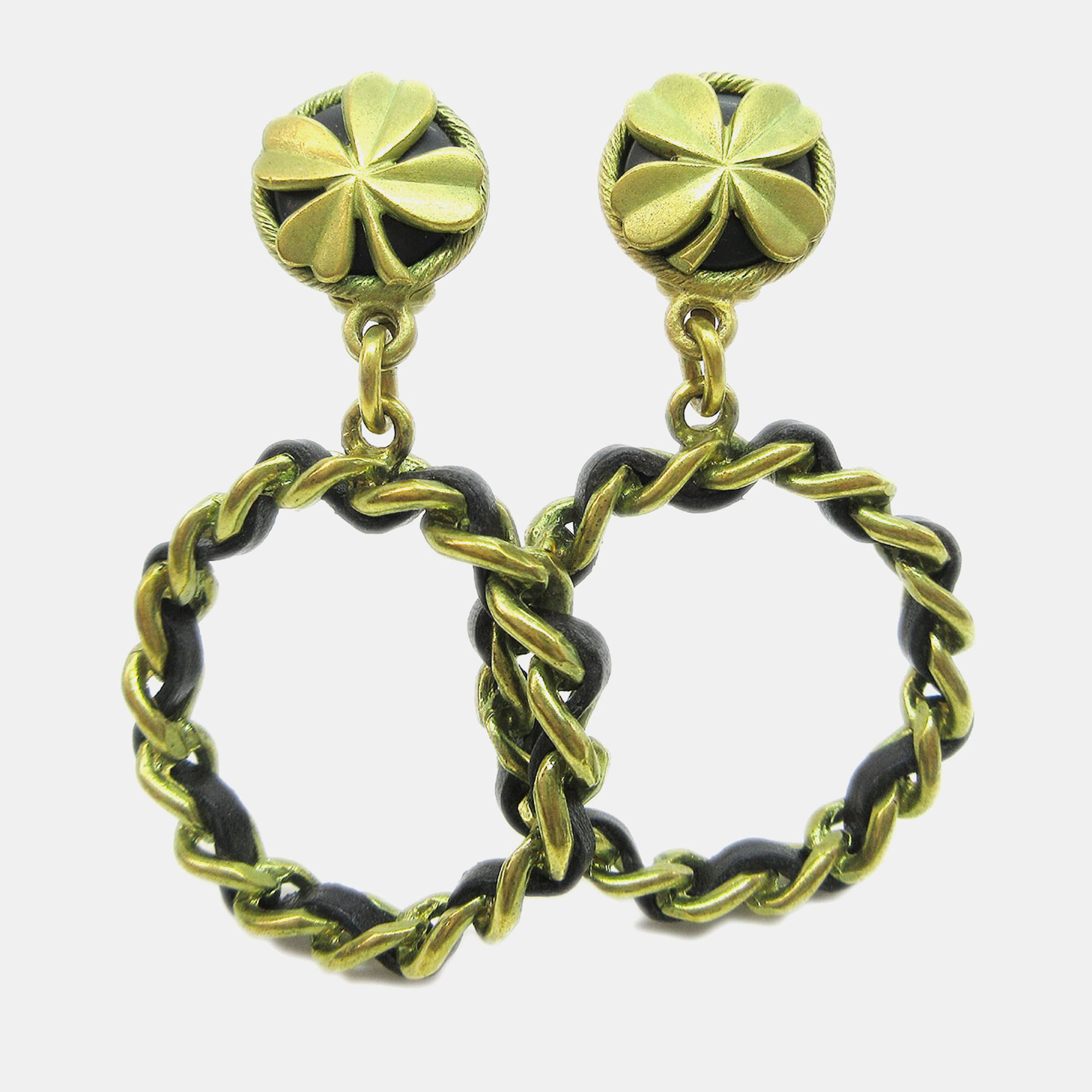 Chanel Hoop Dangle Earrings Clip-On Gold
Chanel Hoop Dangle Earrings Clip-On Gold