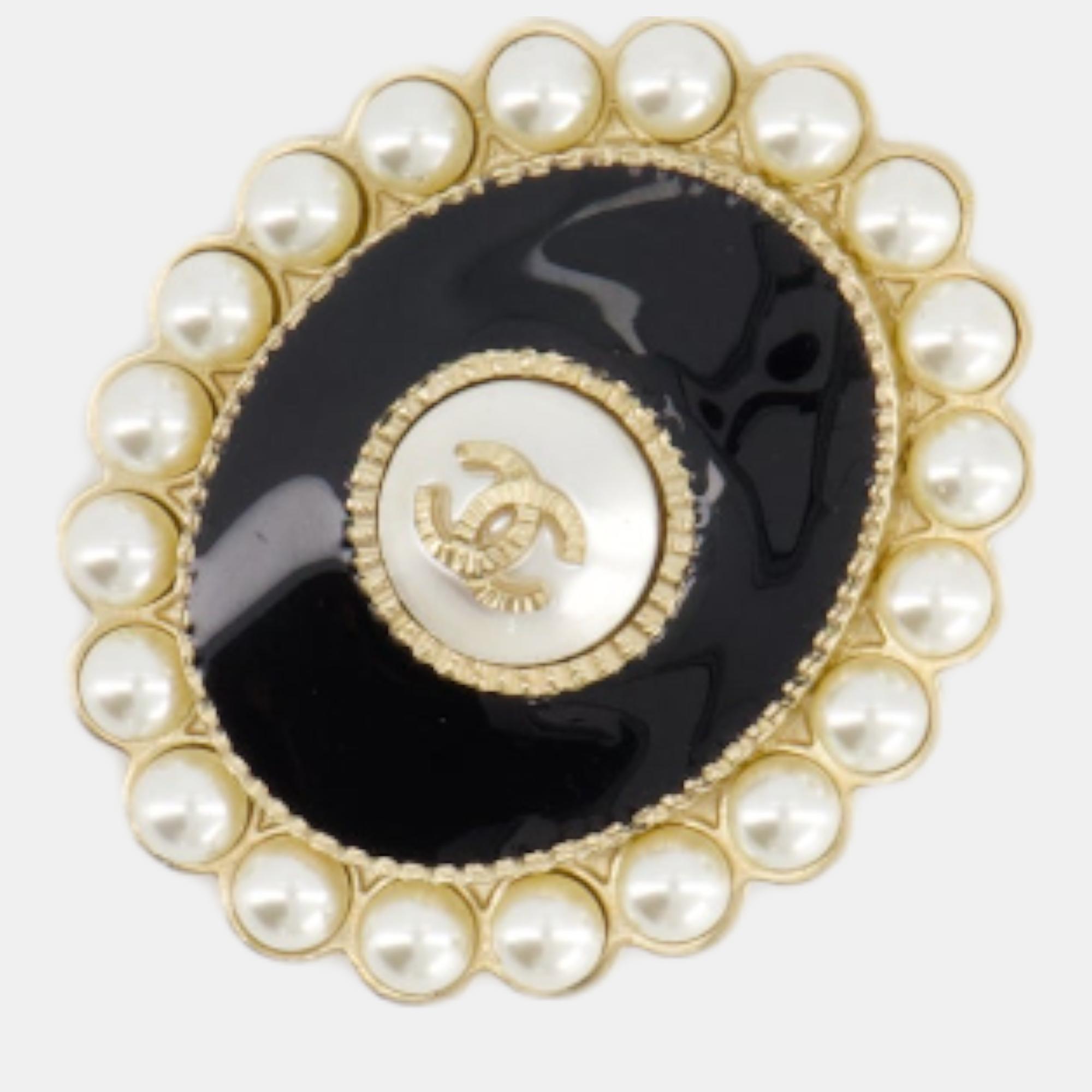 Chanel Black And Gold Oval Brooch With Gold CC And Pearl Details