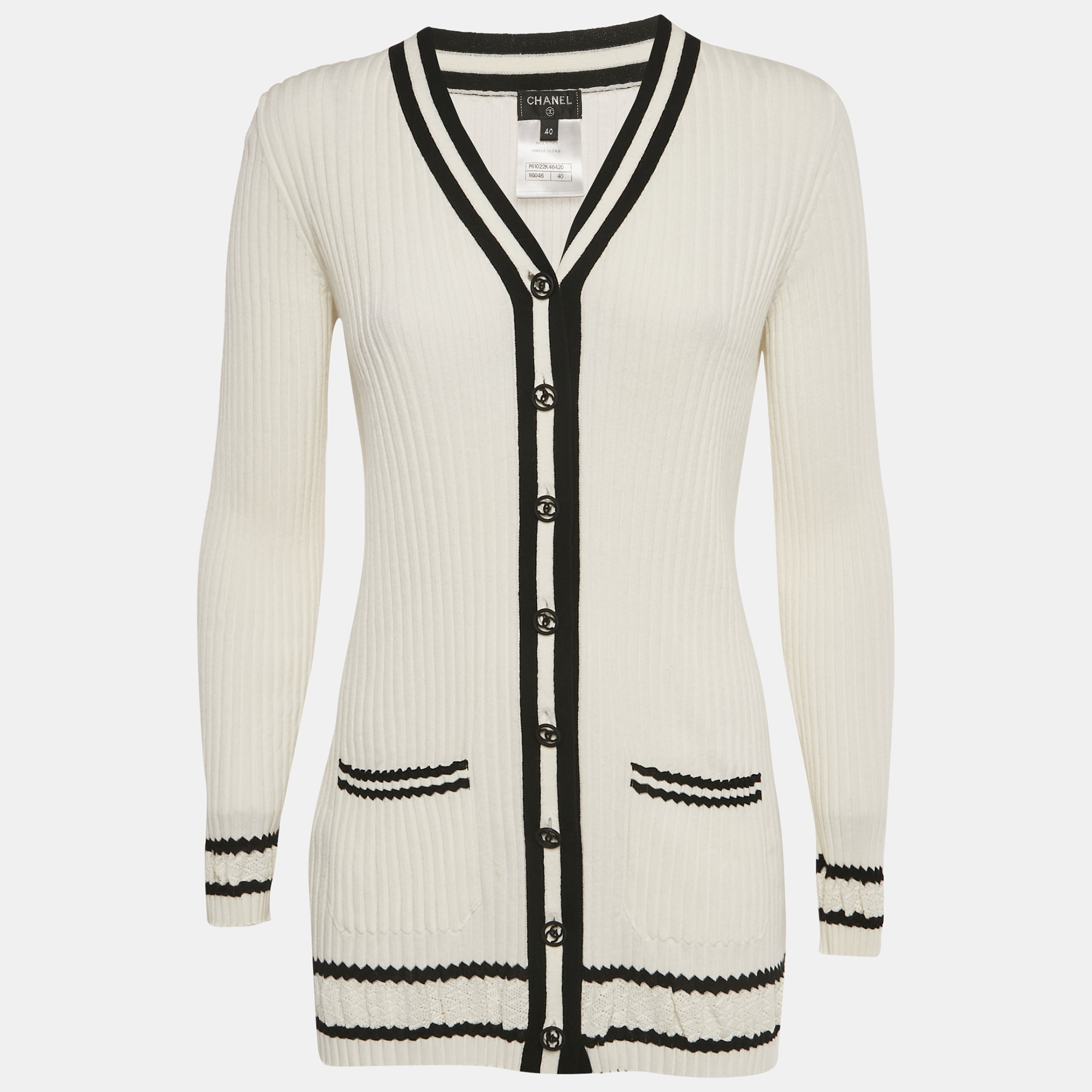 Chanel White Rib Knit Button Detail Cardigan M
Chanel White Rib Knit Button Detail Cardigan M