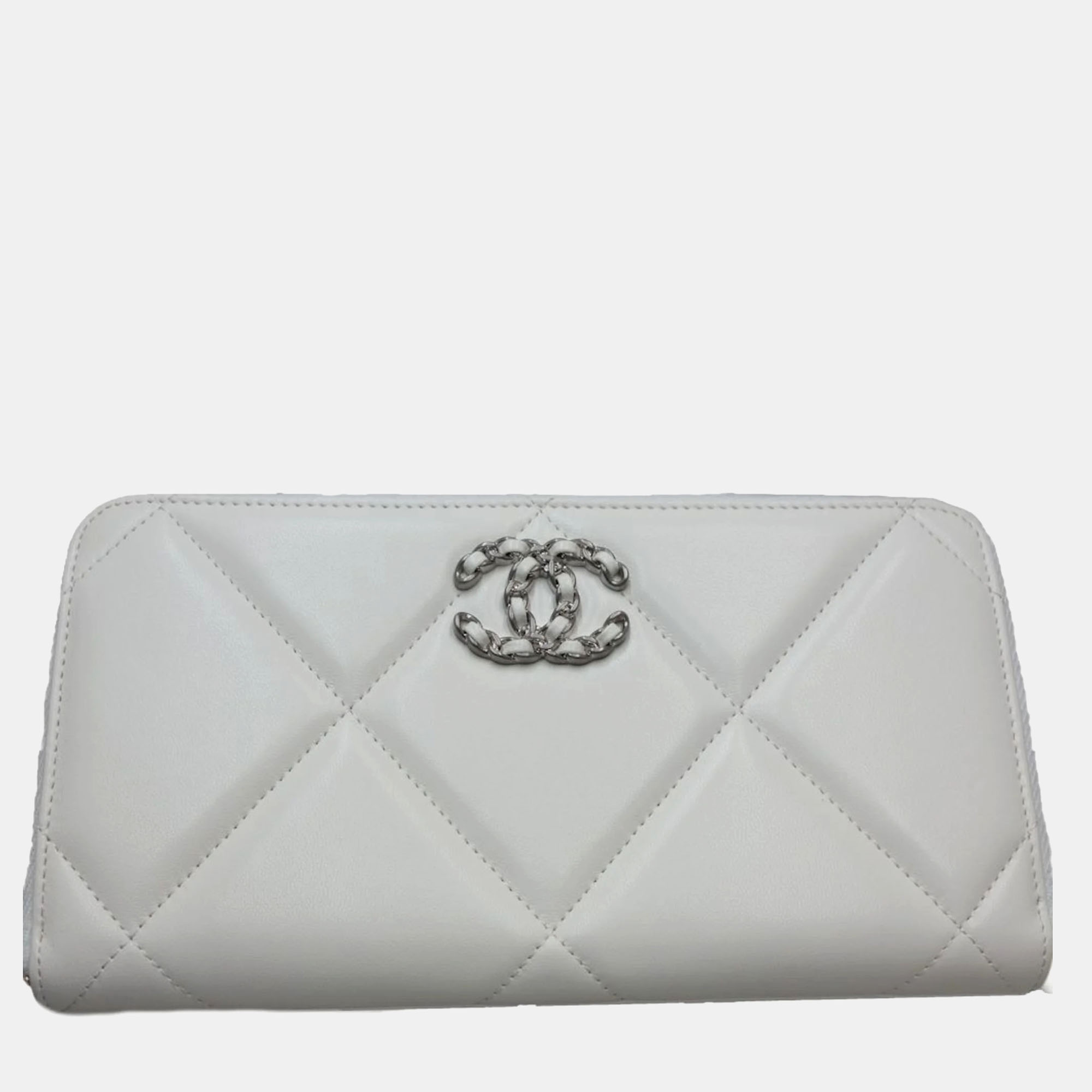 Chanel White Leather Matelasse CC Mark 19 Round Zipper