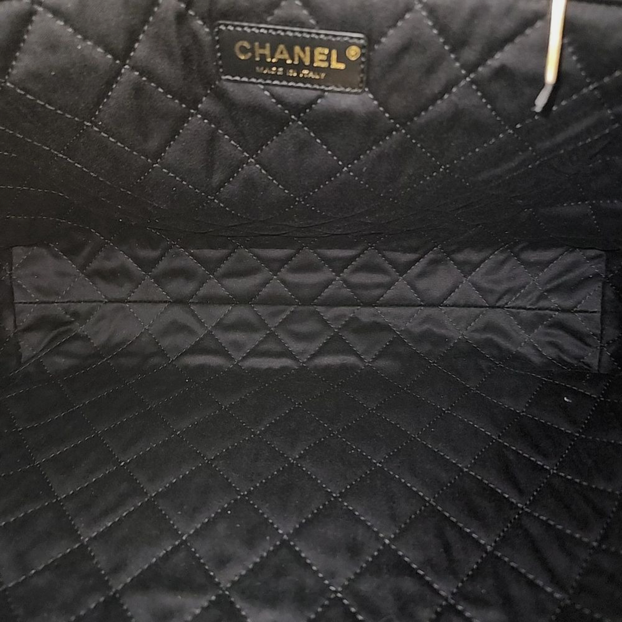 Chanel 22 Medium Bag