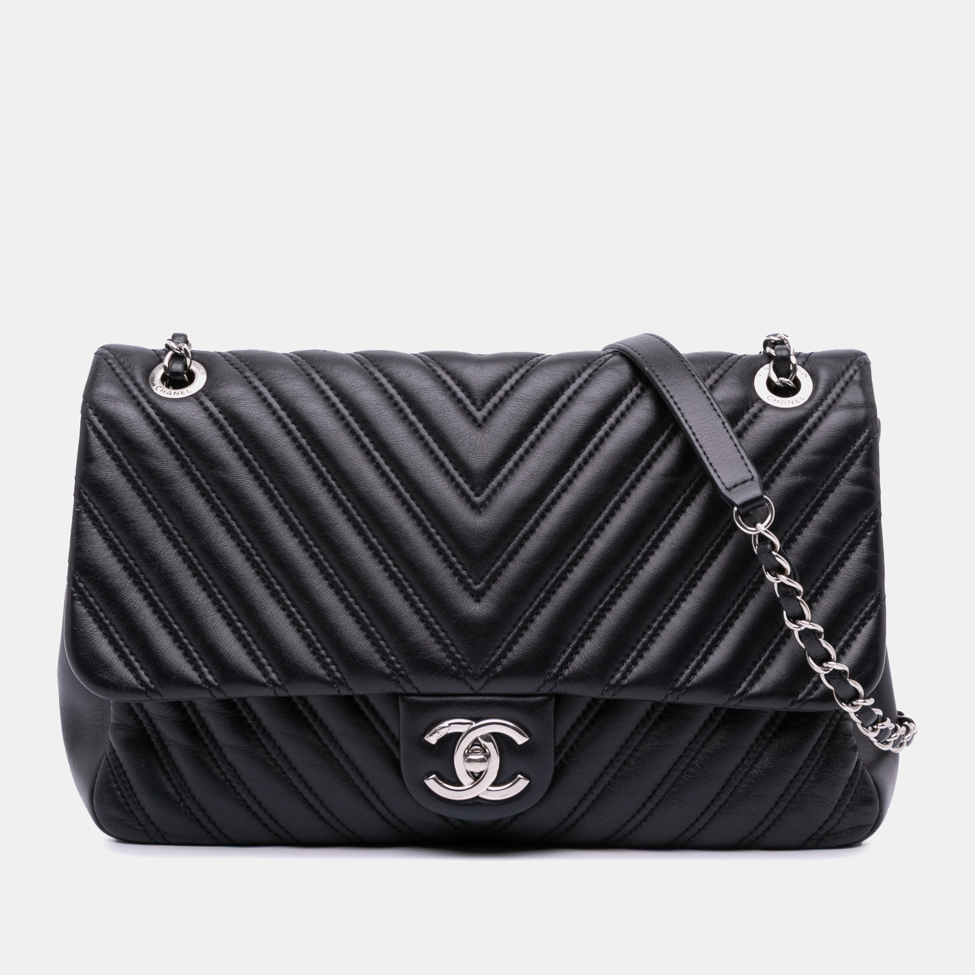 Chanel Black Jumbo Classic Chevron Lambskin Double Stitch Single Flap
Chanel Black Jumbo Classic Chevron Lambskin Double Stitch Single Flap