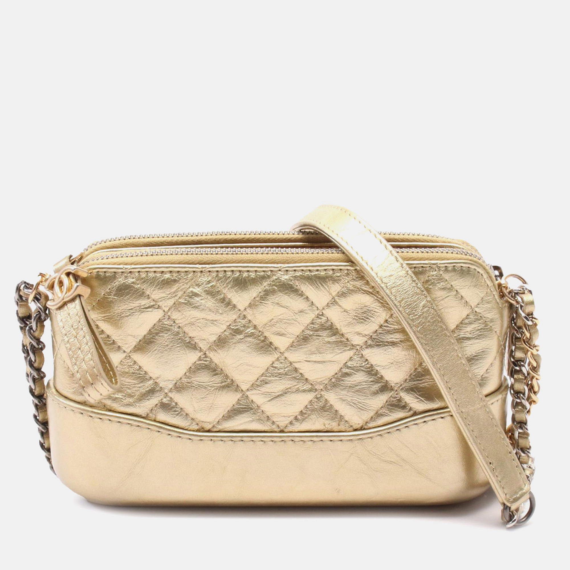Chanel Gold Quilted Metallic Aged Calfskin Gabrielle Clutch With Chain
Chanel Gold Quilted Metallic Aged Calfskin Gabrielle Clutch With Chain