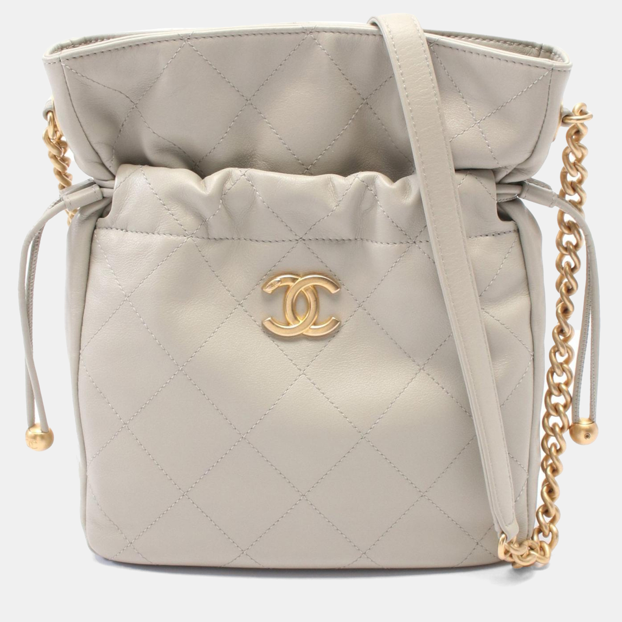Chanel Gray Matelasse Leather Chain Shoulder Crossbody Drawstring Bag CC, Grey
Chanel Gray Matelasse Leather Chain Shoulder Crossbody Drawstring Bag CC, Grey