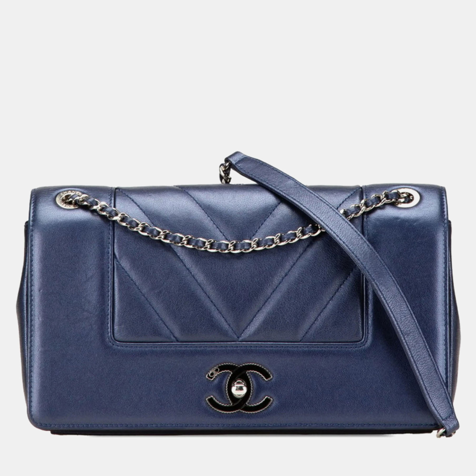 Chanel V-Stitch Coco Mark Double Flap Chain Shoulder Bag Blue Lambskin
Chanel V-Stitch Coco Mark Double Flap Chain Shoulder Bag Blue Lambskin