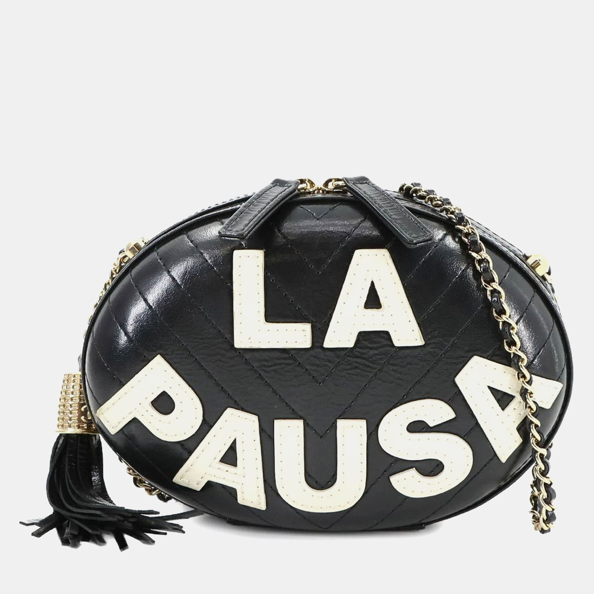 Chanel La Pausa Chain Shoulder Bag Leather Black White V Stitch Gold Metal Fittings
Chanel La Pausa Chain Shoulder Bag Leather Black White V Stitch Gold Metal Fittings