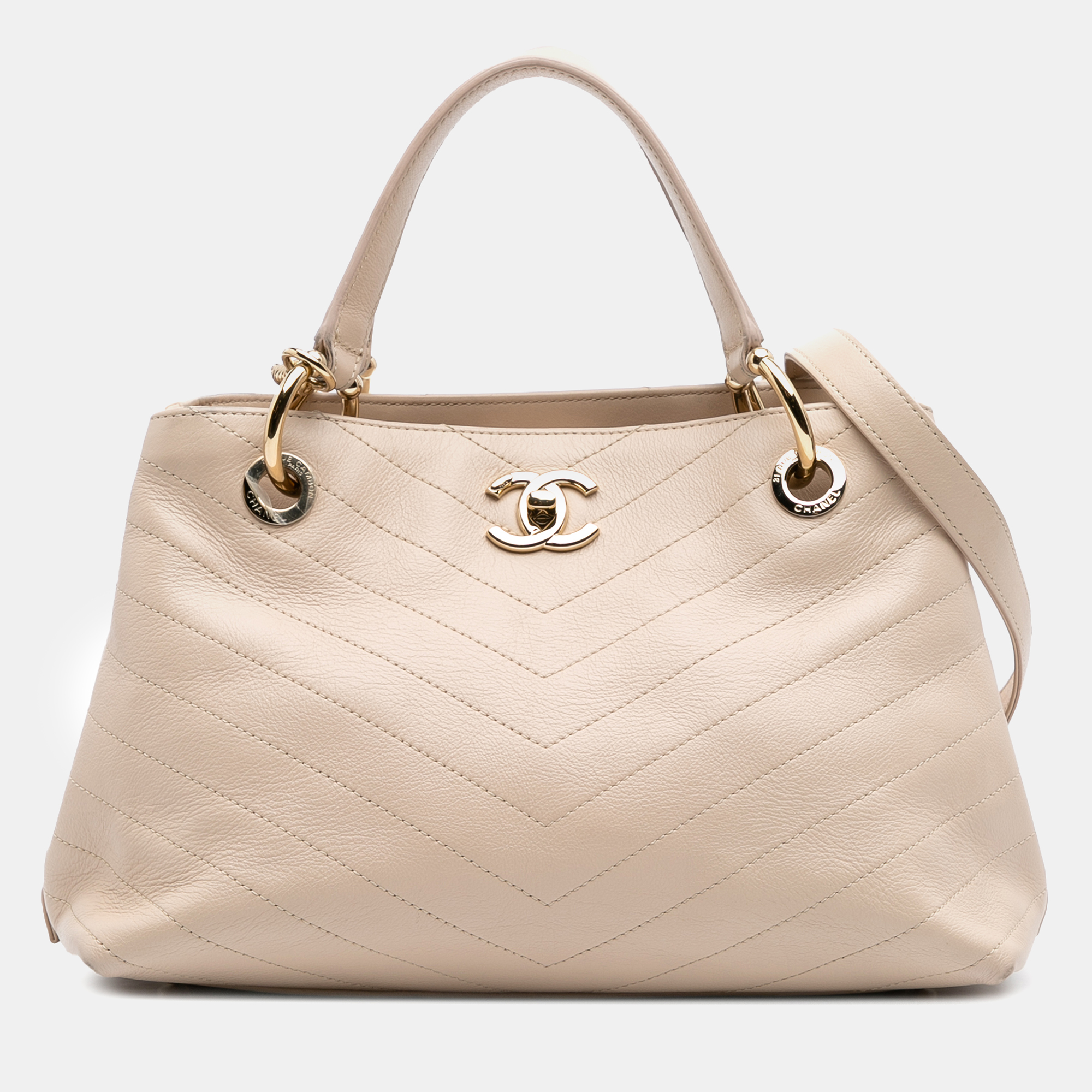 Chanel Brown Large CC Chevron Calfskin Stitched Shopping Tote
Chanel Brown Large CC Chevron Calfskin Stitched Shopping Tote