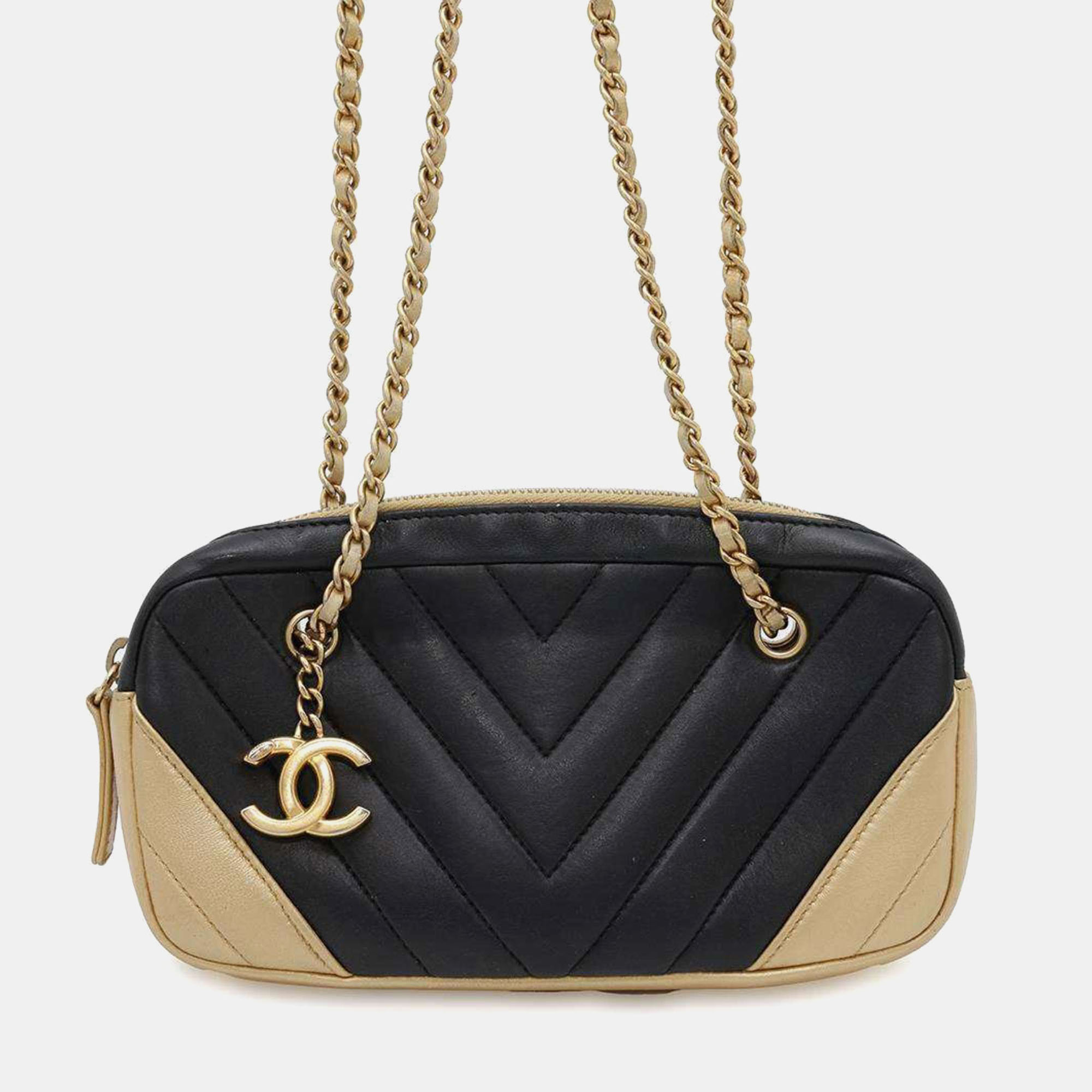 Chanel Black,/Gold Lambskin Chevron V Stitch Coco Mark Chain Shoulder Bag
Chanel Black,/Gold Lambskin Chevron V Stitch Coco Mark Chain Shoulder Bag