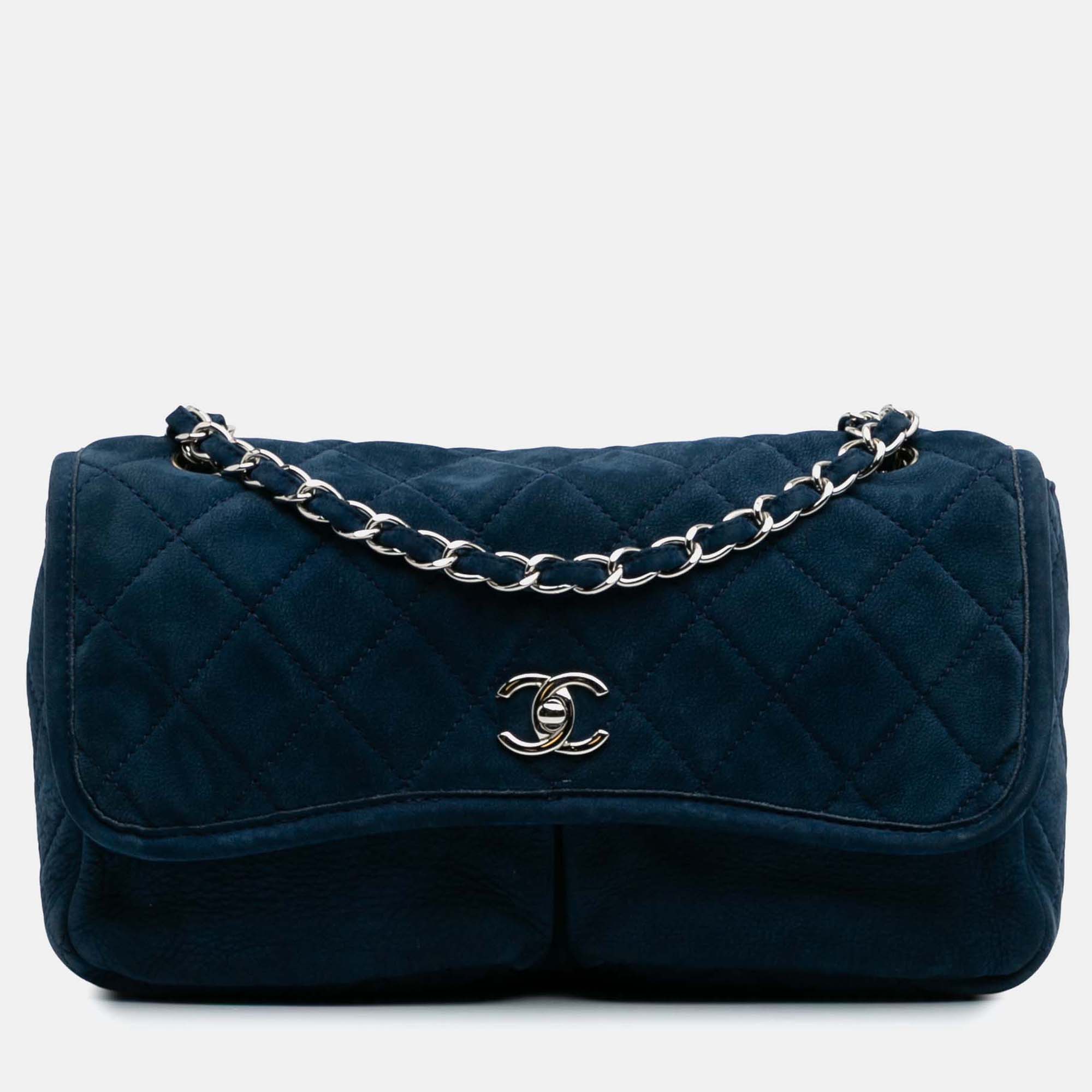 Chanel Navy Blue Medium Quilted Nubuck Natural Beauty Split Pocket Flap
Chanel Navy Blue Medium Quilted Nubuck Natural Beauty Split Pocket Flap