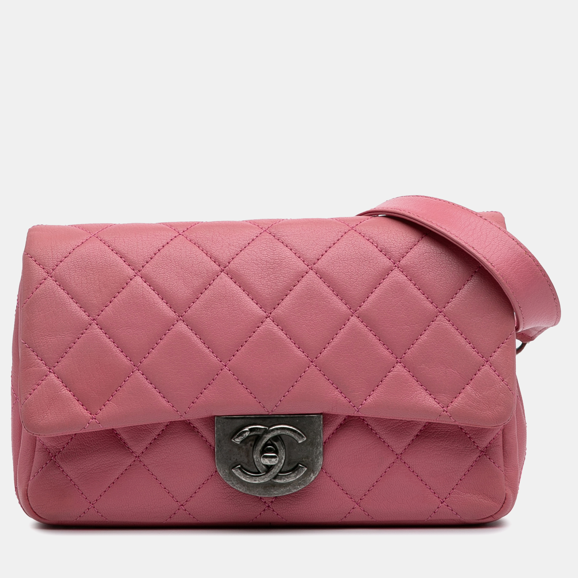 Chanel Pink Small Quilted Shiny Goatskin Double Carry Waist Chain Flap
Chanel Pink Small Quilted Shiny Goatskin Double Carry Waist Chain Flap