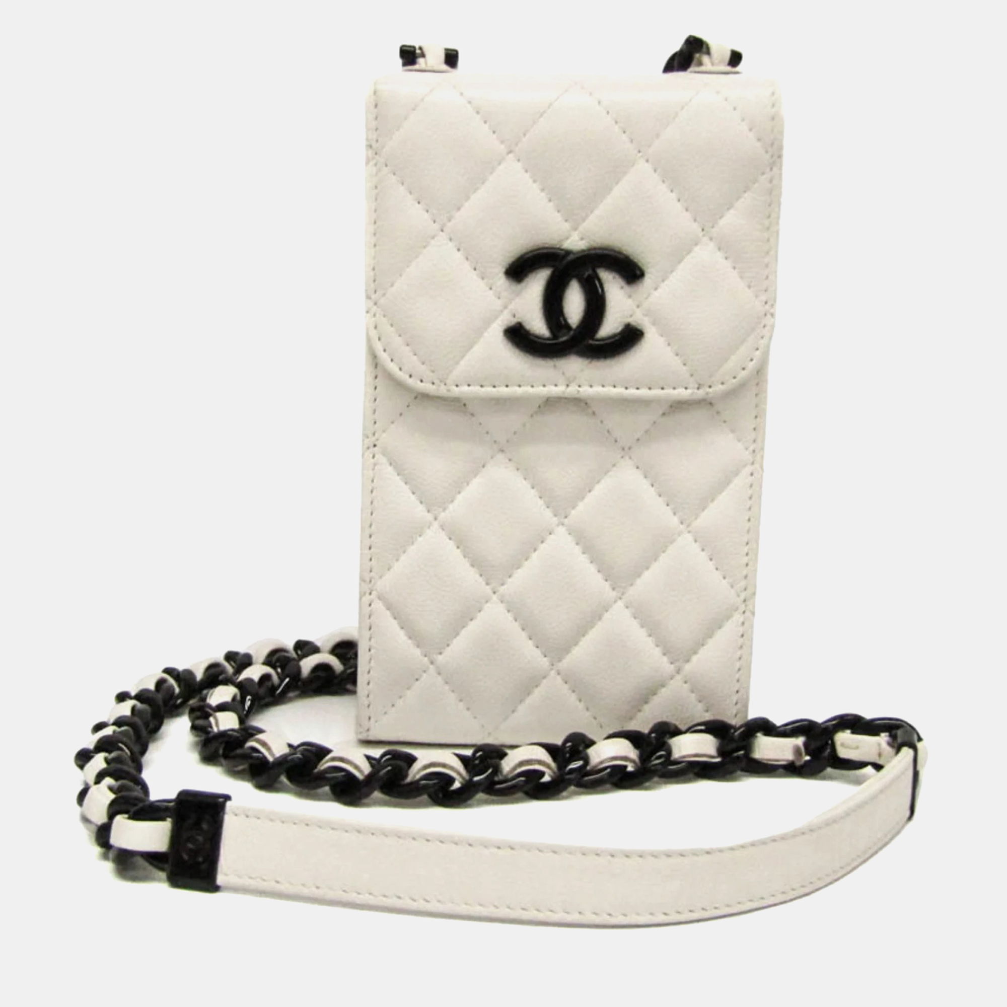 Chanel Matelasse Grained Calfskin Plastic Pochette Shoulder Bag Black White
Chanel Matelasse Grained Calfskin Plastic Pochette Shoulder Bag Black White
