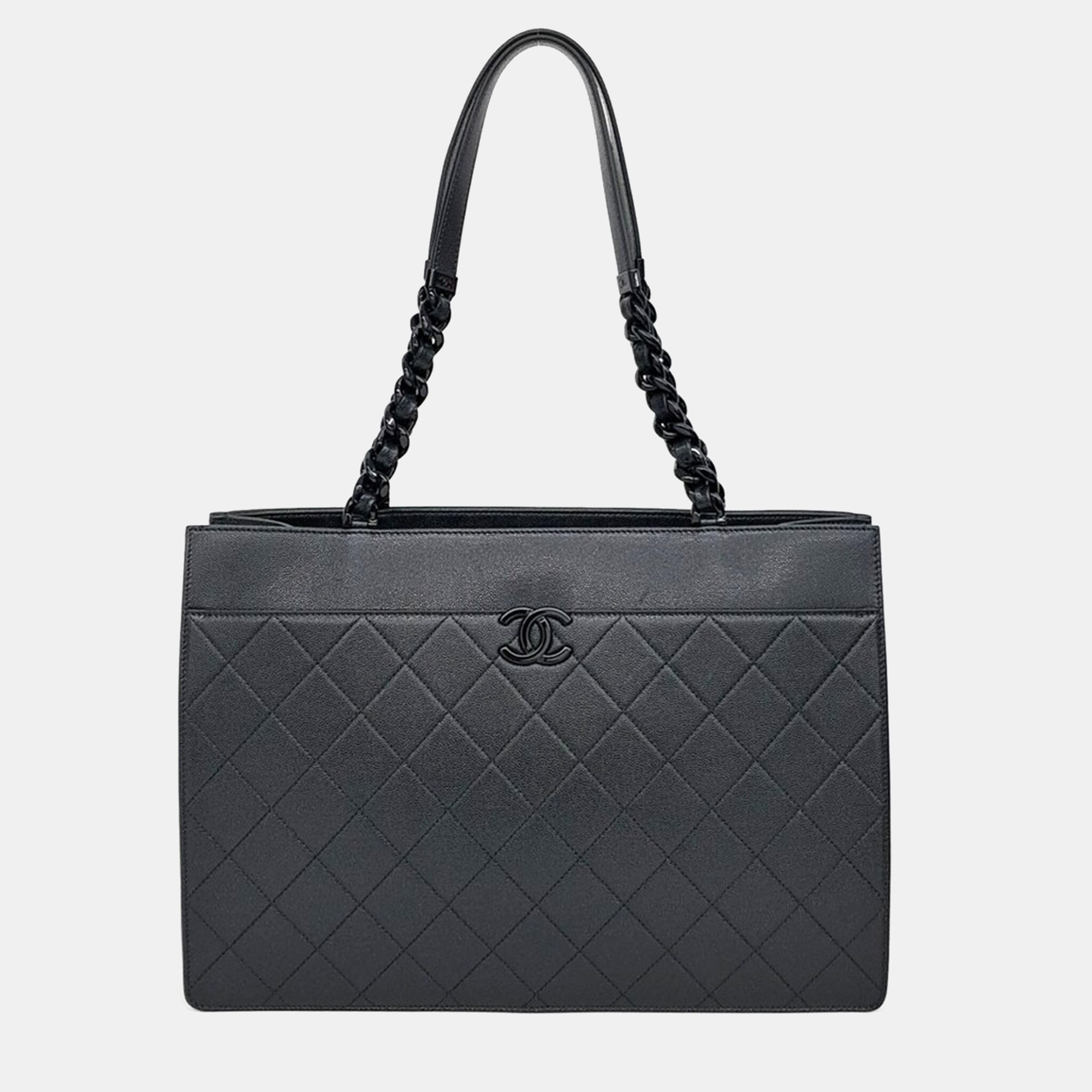 Chanel Black Leather Caviar Shoulder Bag 
Chanel Black Leather Caviar Shoulder Bag