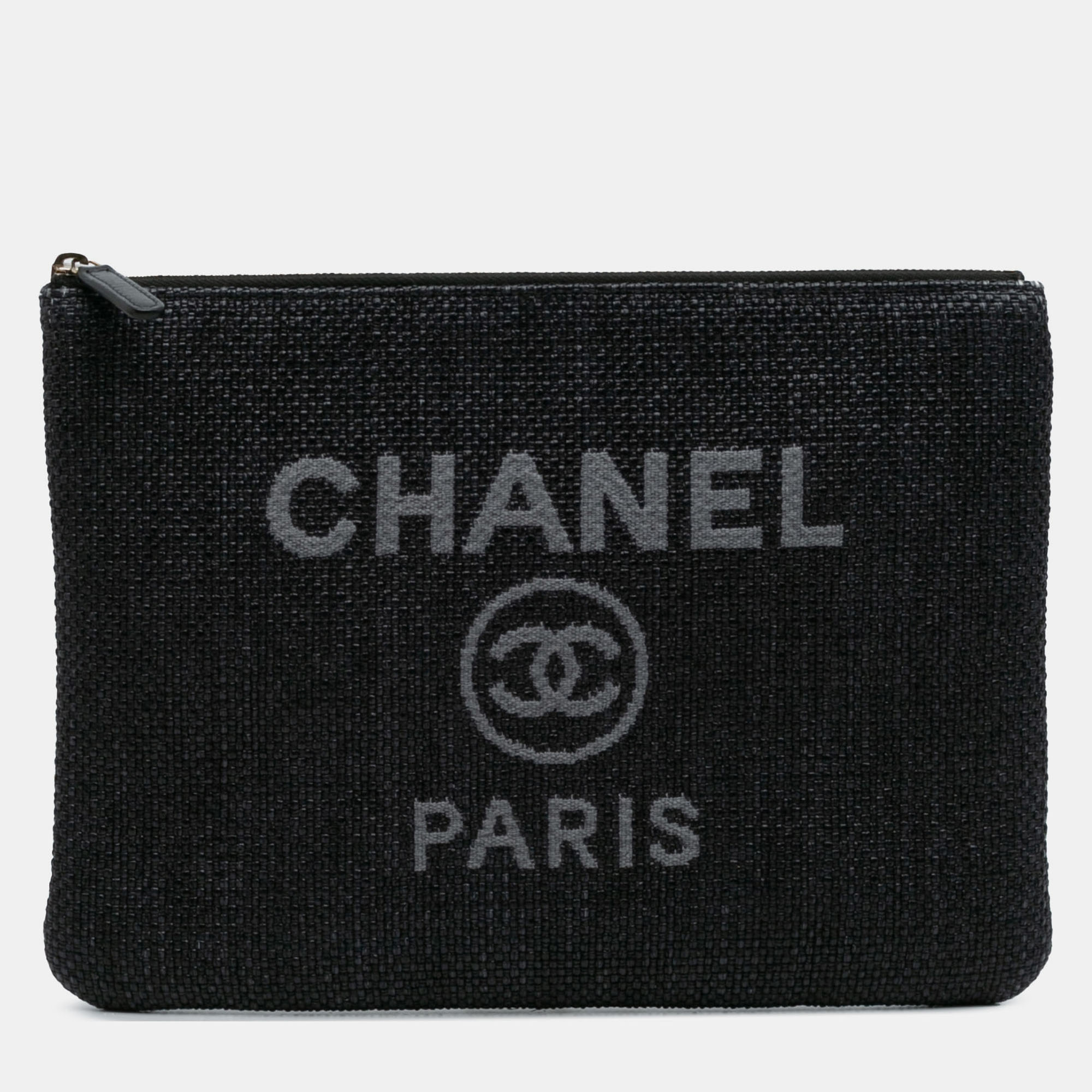 Chanel Black Medium Straw Deauville O Case Clutch
Chanel Black Medium Straw Deauville O Case Clutch