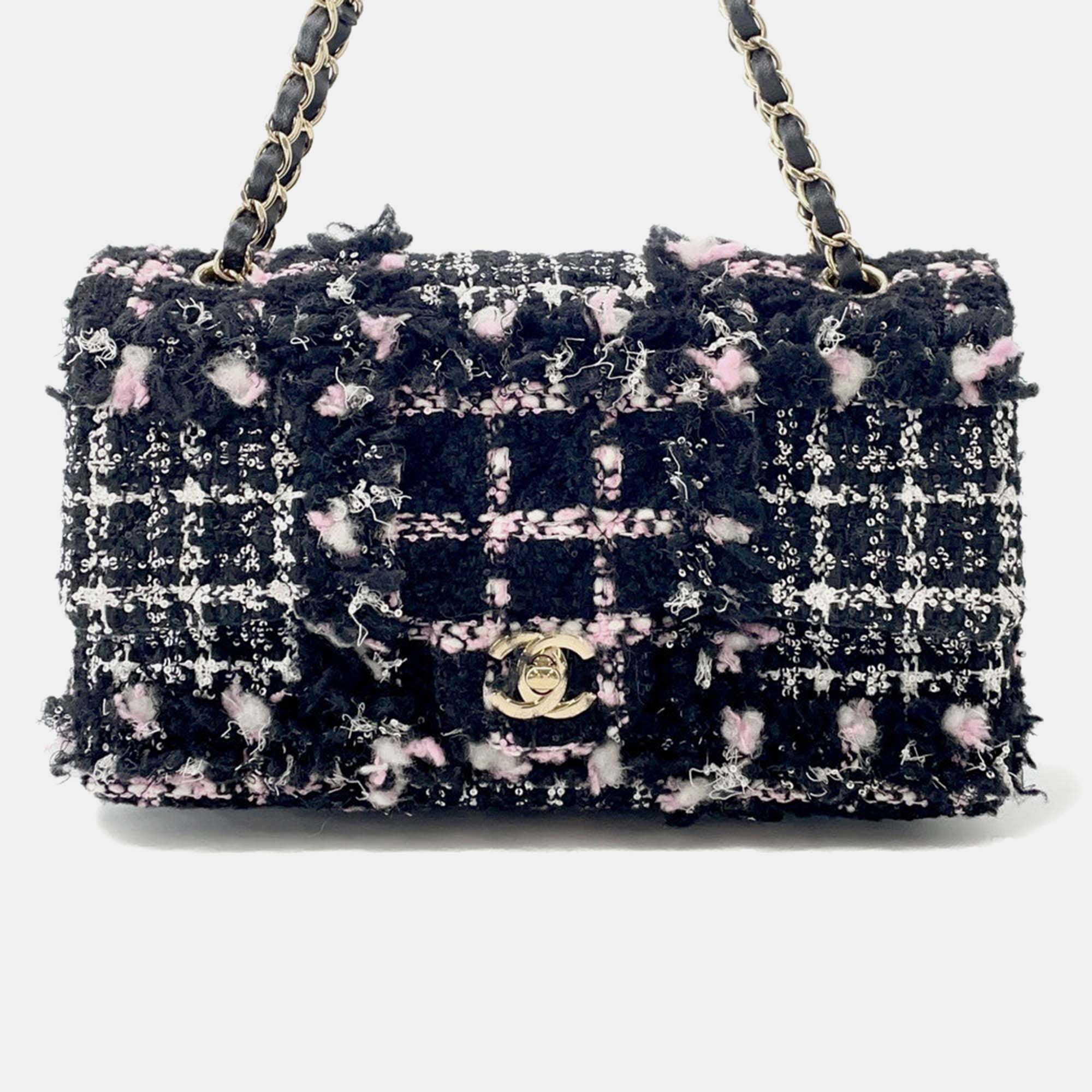 Chanel Matelasse Chain shoulder Bag Black/White/Pink Tweed Lambskin Sequins Size
Chanel Matelasse Chain shoulder Bag Black/White/Pink Tweed Lambskin Sequins Size