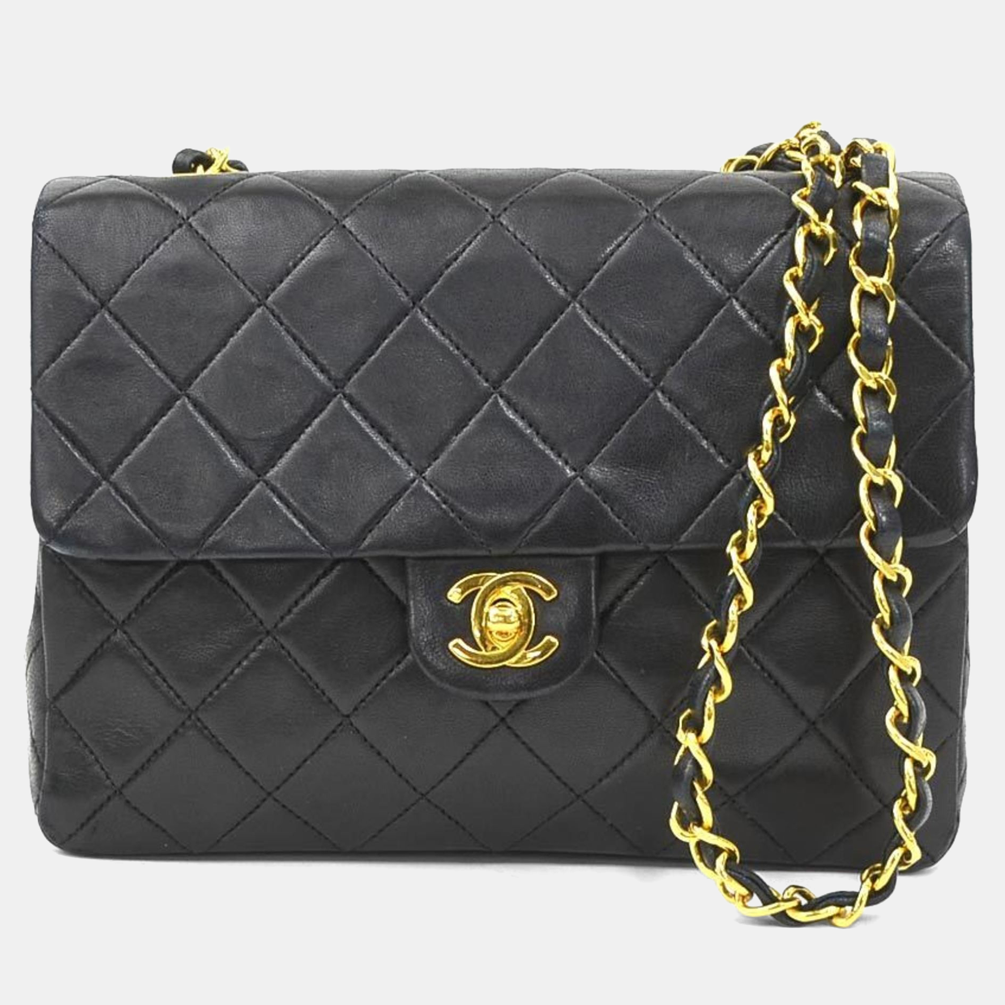 Chanel Matelasse Shoulder Bag In Lambskin Black And Gold 
Chanel Matelasse Shoulder Bag In Lambskin Black And Gold