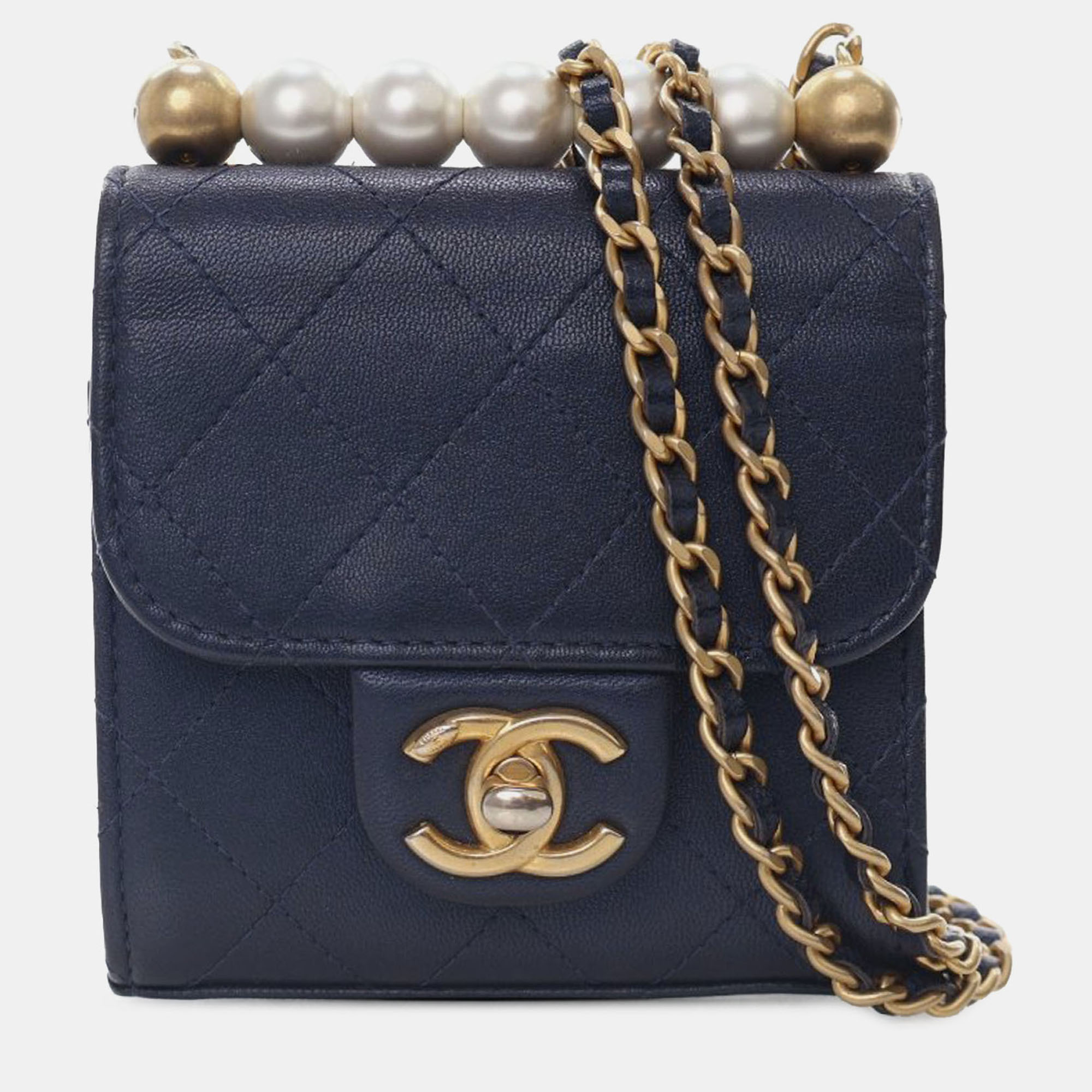 Chanel Navy Blue Mini Goatskin Chic Pearls Clutch On Chain
Chanel Navy Blue Mini Goatskin Chic Pearls Clutch On Chain