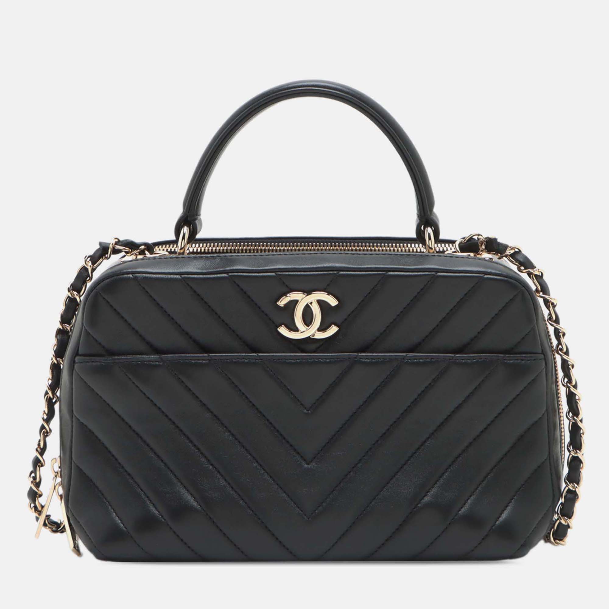 Chanel Black Medium Chevron Lambskin Trendy CC Bowling Bag
Chanel Black Medium Chevron Lambskin Trendy CC Bowling Bag