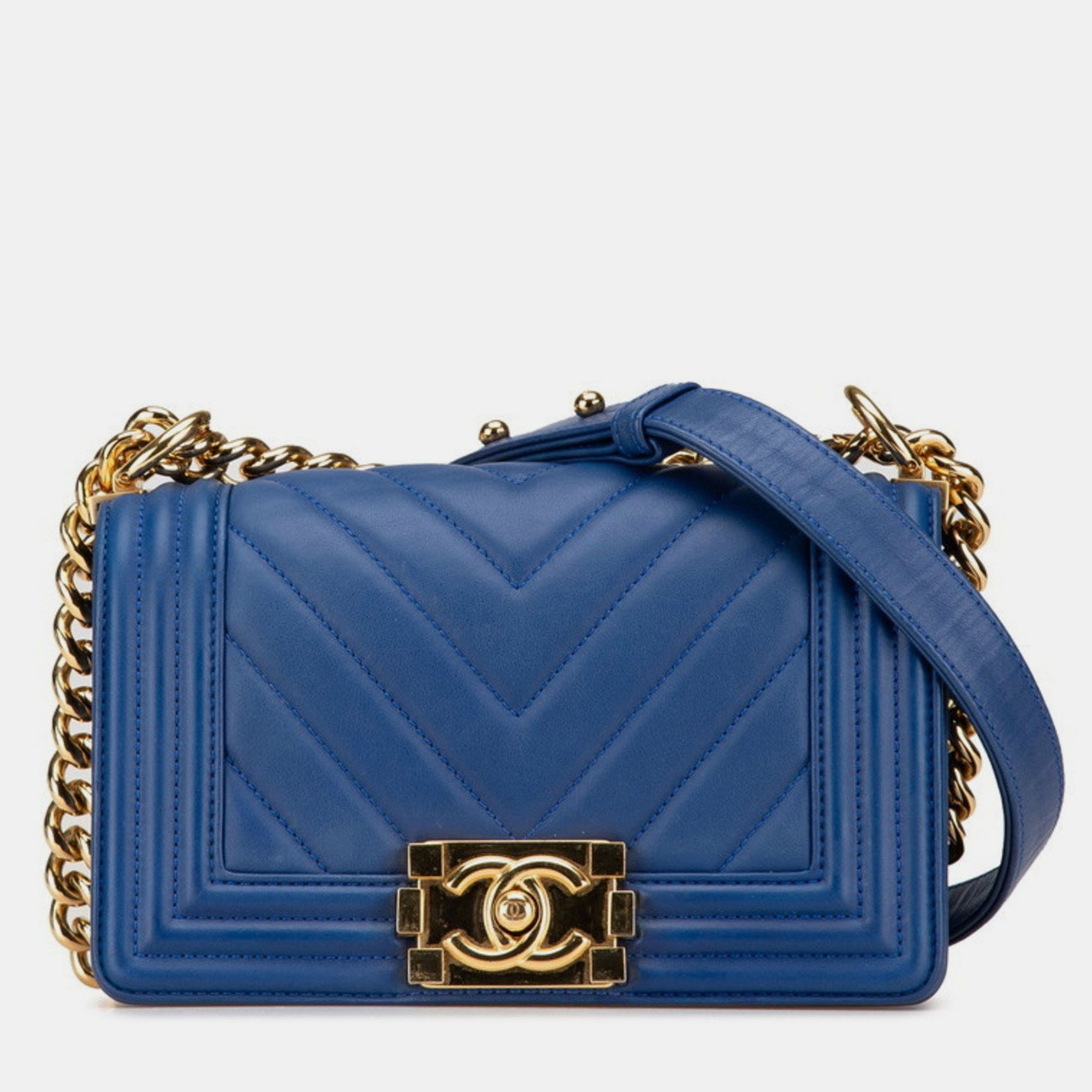Chanel Boy 20 V Stitch Chain Shoulder Bag Blue Lambskin
Chanel Boy 20 V Stitch Chain Shoulder Bag Blue Lambskin