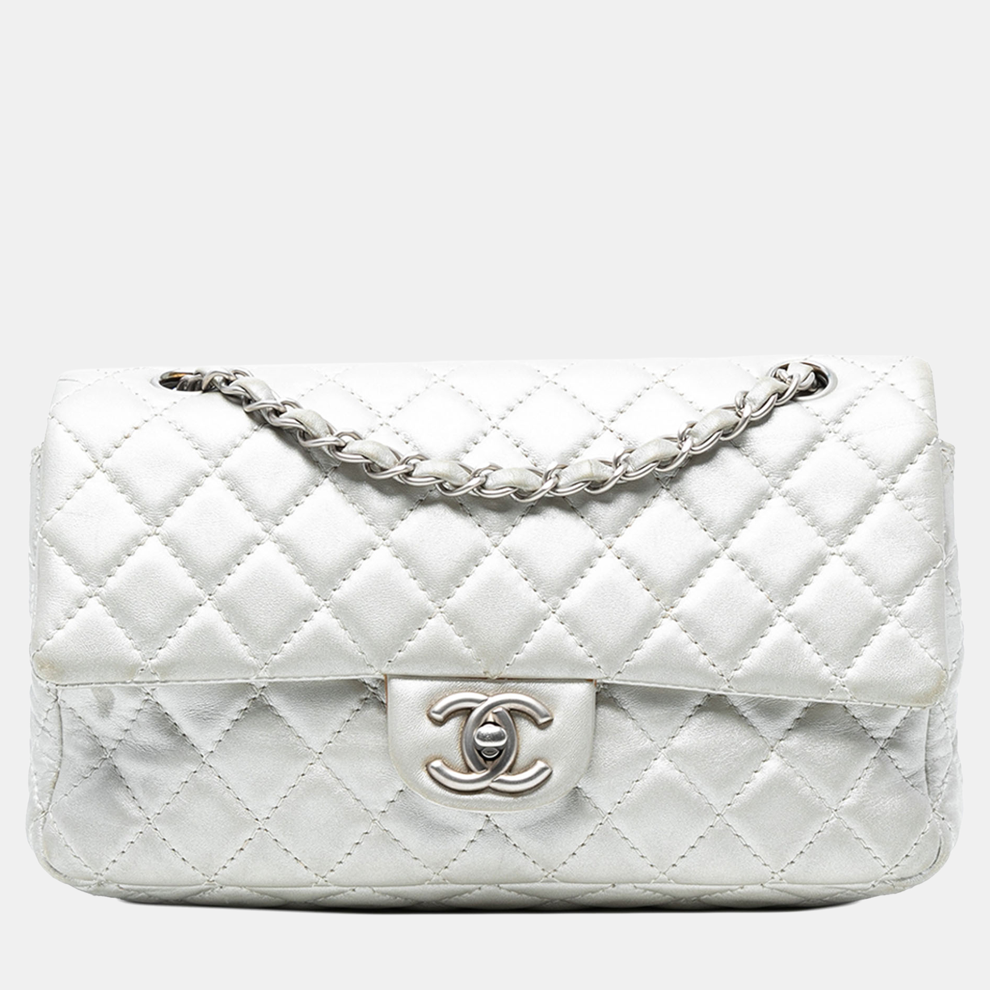 Chanel Silver Medium Classic Lambskin Double Flap
Chanel Silver Medium Classic Lambskin Double Flap