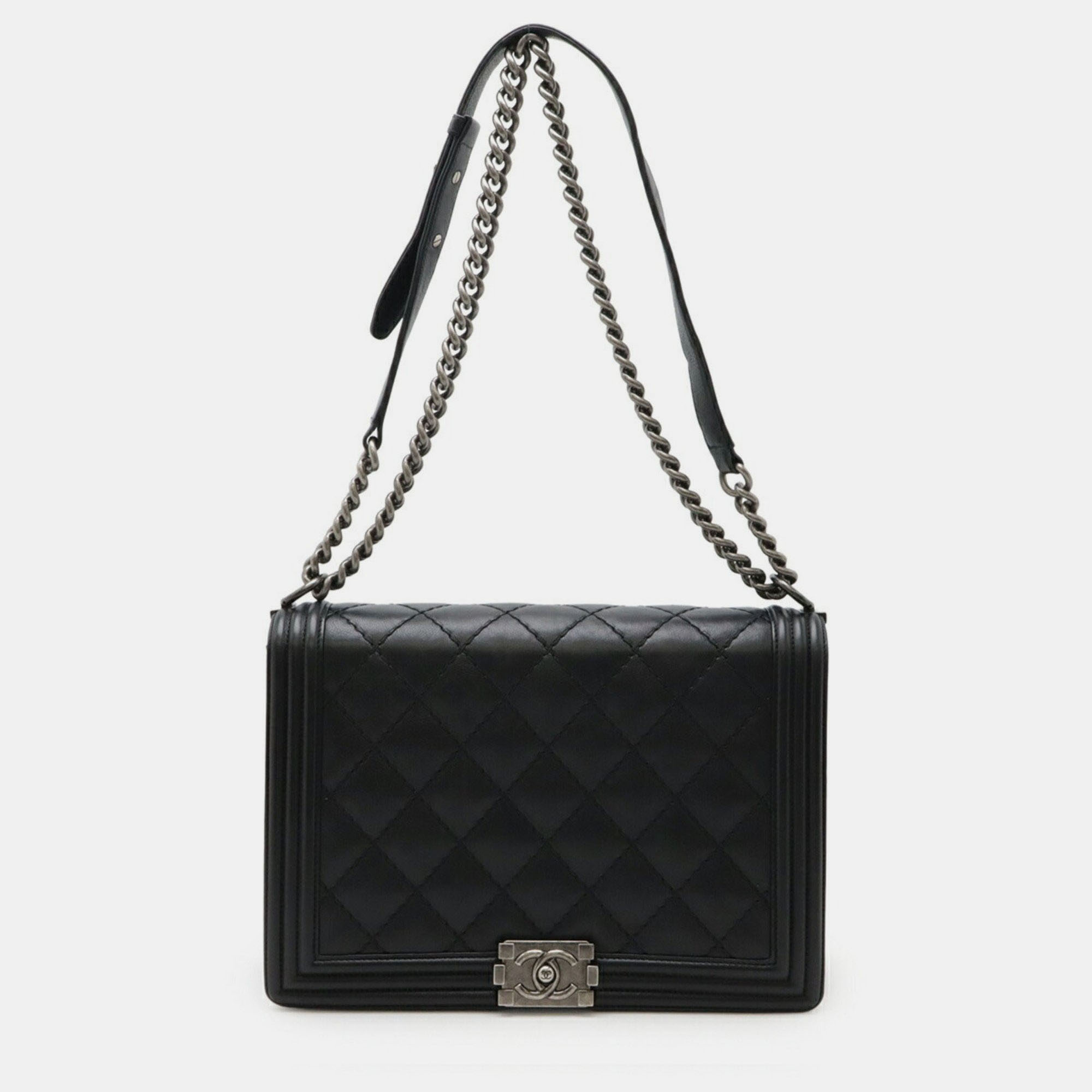 Chanel Boy Chanel 30 Large Matelasse Coco Mark Chain Bag Shoulder Calfskin Black
Chanel Boy Chanel 30 Large Matelasse Coco Mark Chain Bag Shoulder Calfskin Black