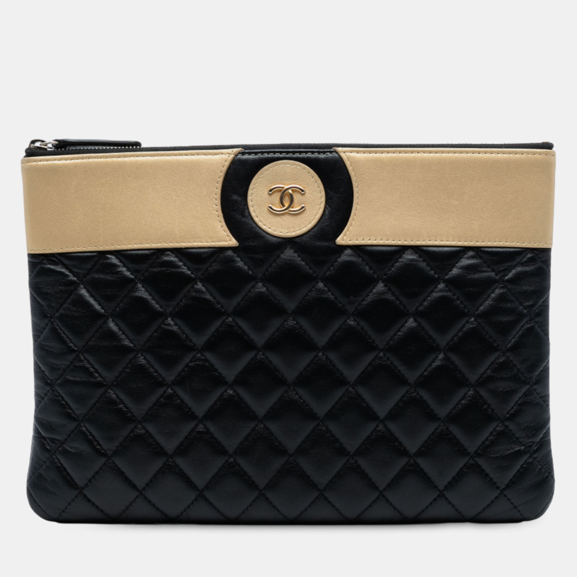 Chanel Black Brown CC Bicolor Quilted Lambskin Clutch
Chanel Black Brown CC Bicolor Quilted Lambskin Clutch