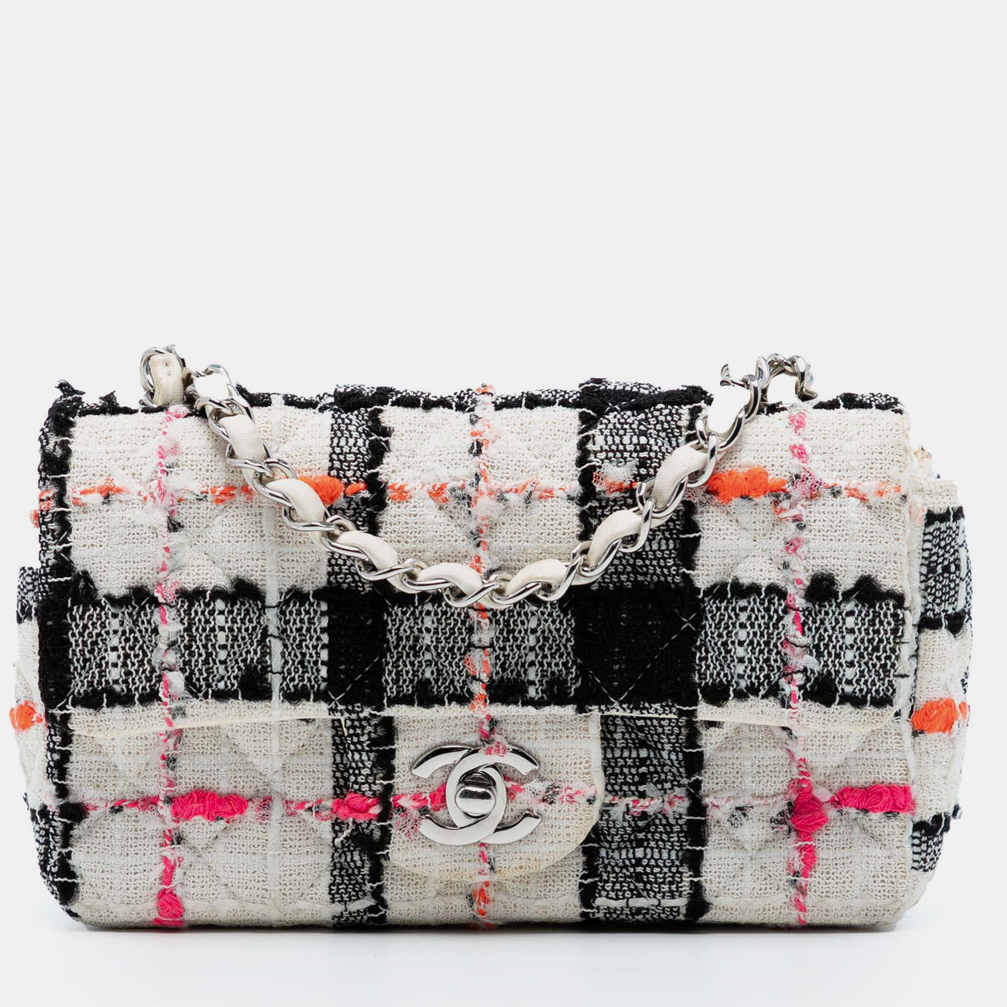 Chanel White Mini Rectangular Classic Tweed Check Single Flap
Chanel White Mini Rectangular Classic Tweed Check Single Flap