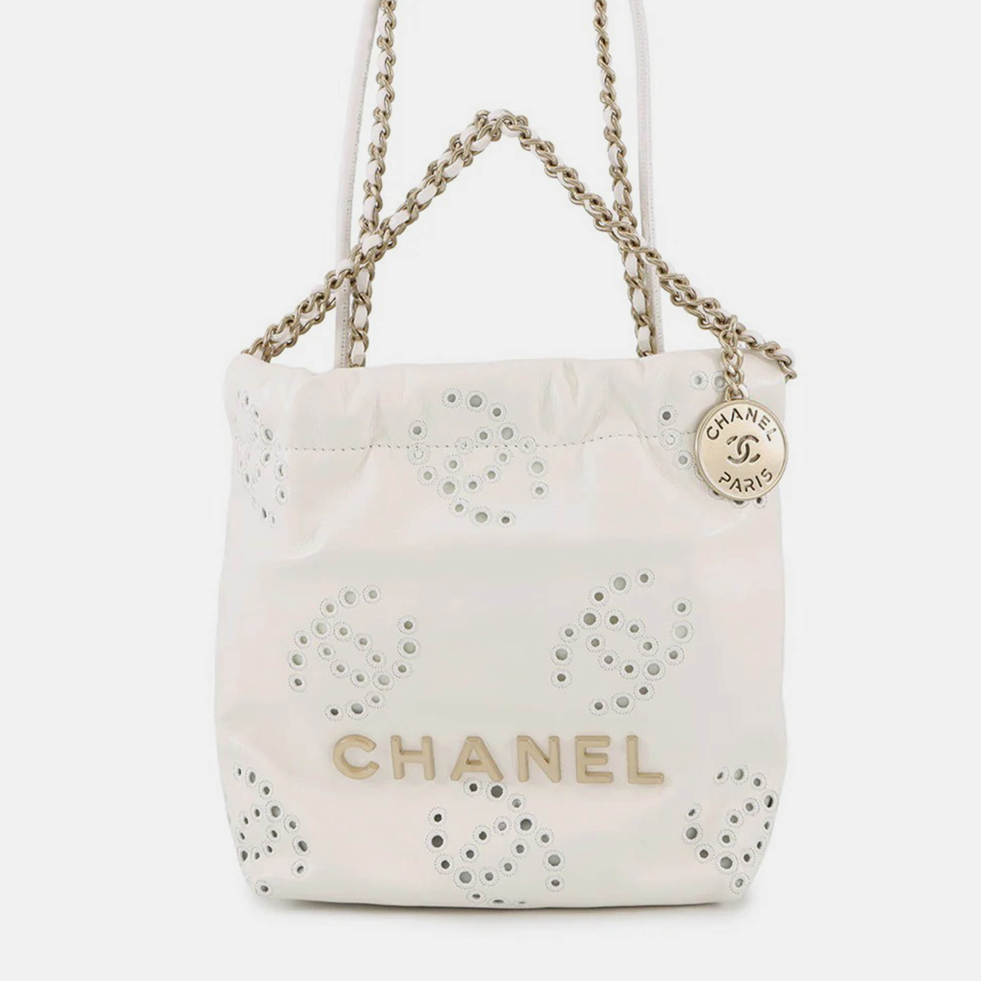 Chanel Chanel 22 Coco Punching Chain shoulder White Shiny Calf Leather Size Mini
Chanel Chanel 22 Coco Punching Chain shoulder White Shiny Calf Leather Size Mini