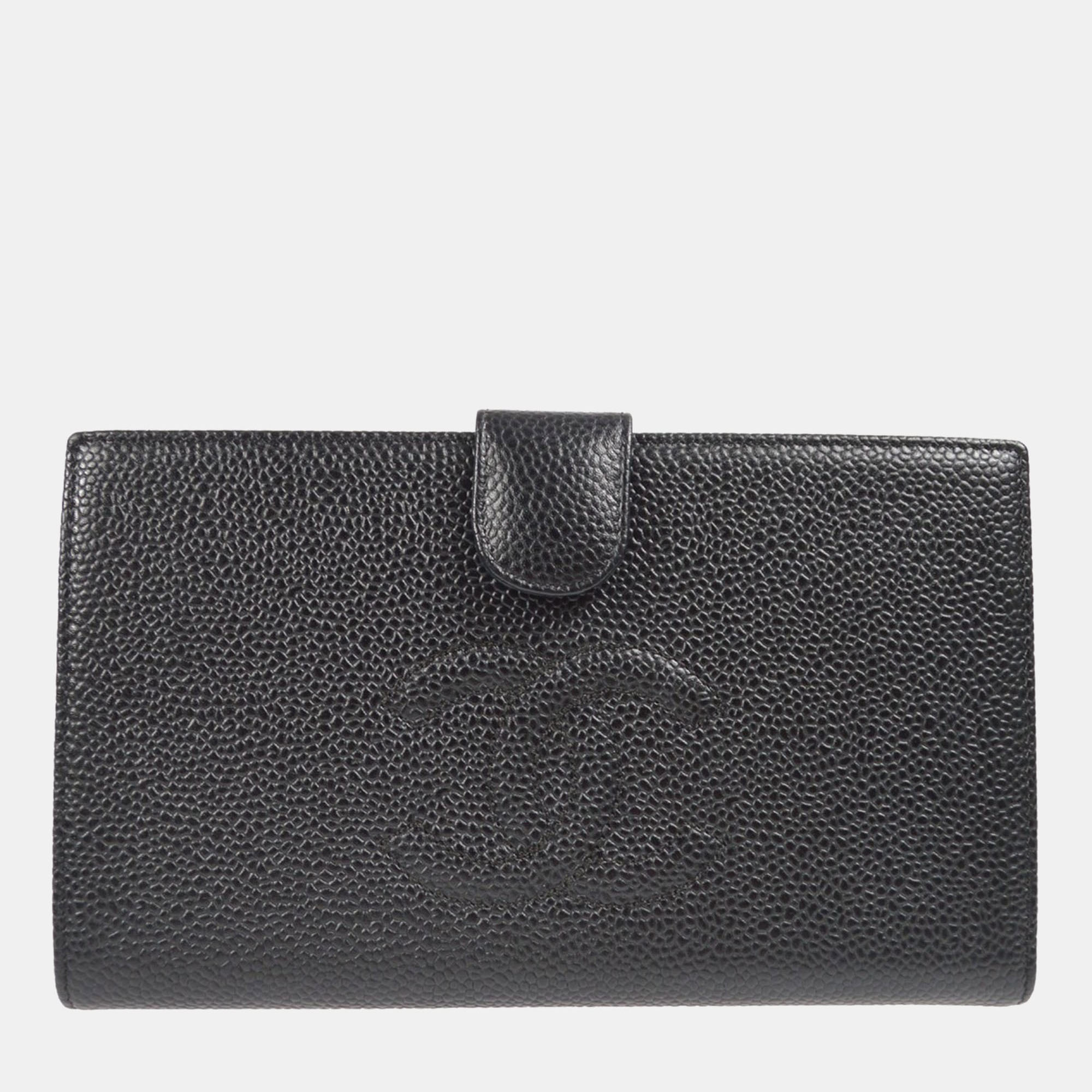 Chanel Black Calfskin Bifold Long Wallet Purse
Chanel Black Calfskin Bifold Long Wallet Purse