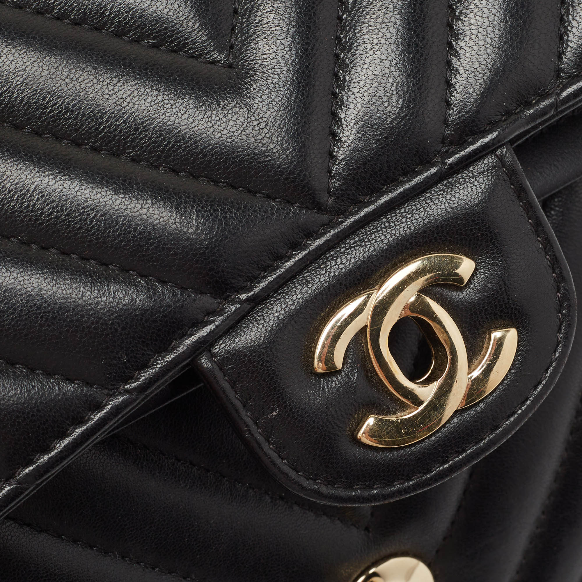 Chanel Black Chevron Lambskin Leather Medium Classic Double Flap Bag