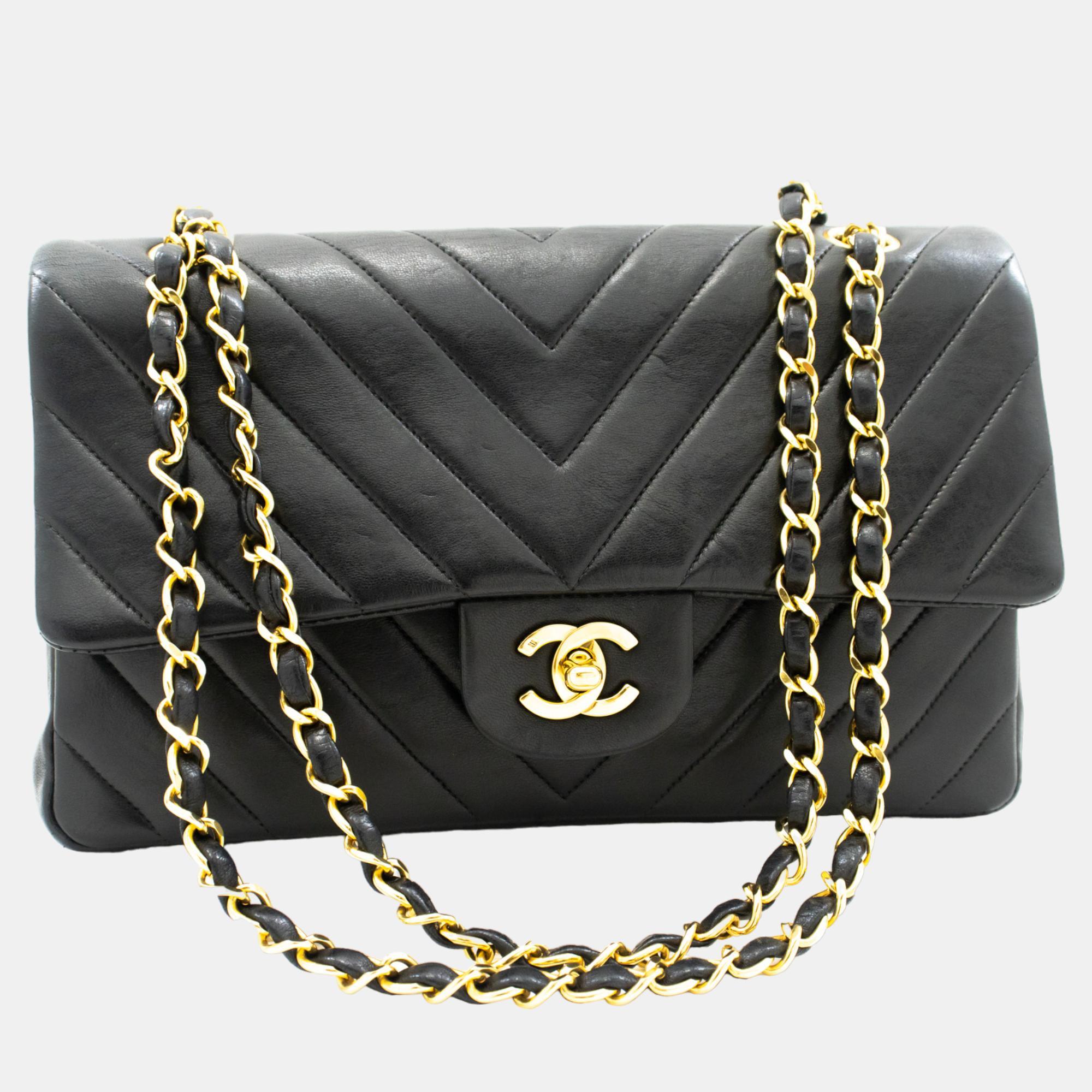 Chanel Black Lambskin Leather Chevron Medium Classic Double Flap Shoulder Bag