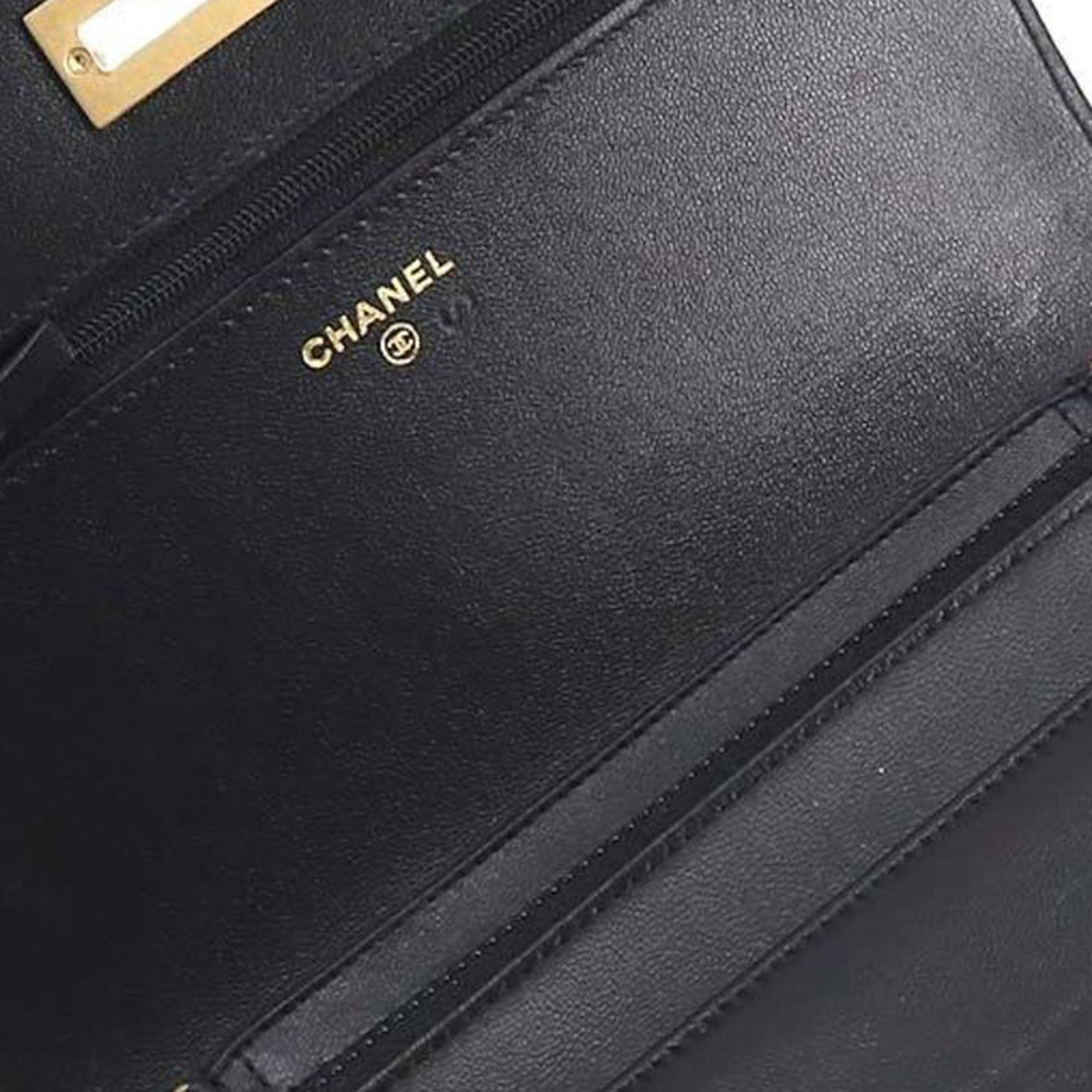 Chanel Beige/Black Crocodile Embossed Leather Reissue 2.55 Wallet On Chain
