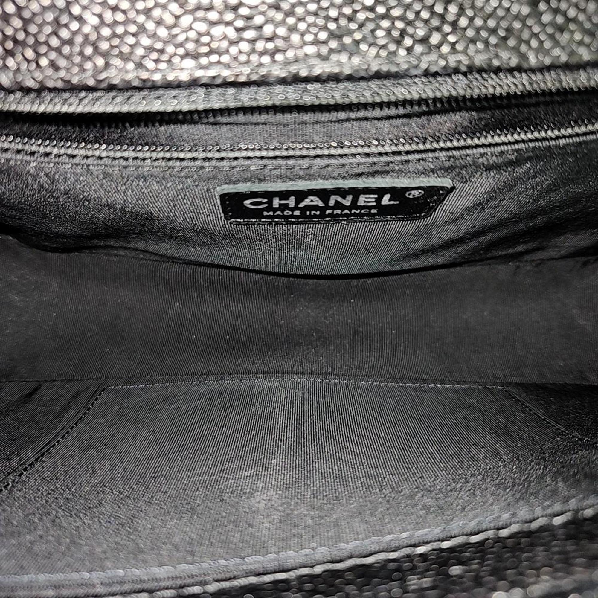 Chanel Caviar Boy Bag New Medium