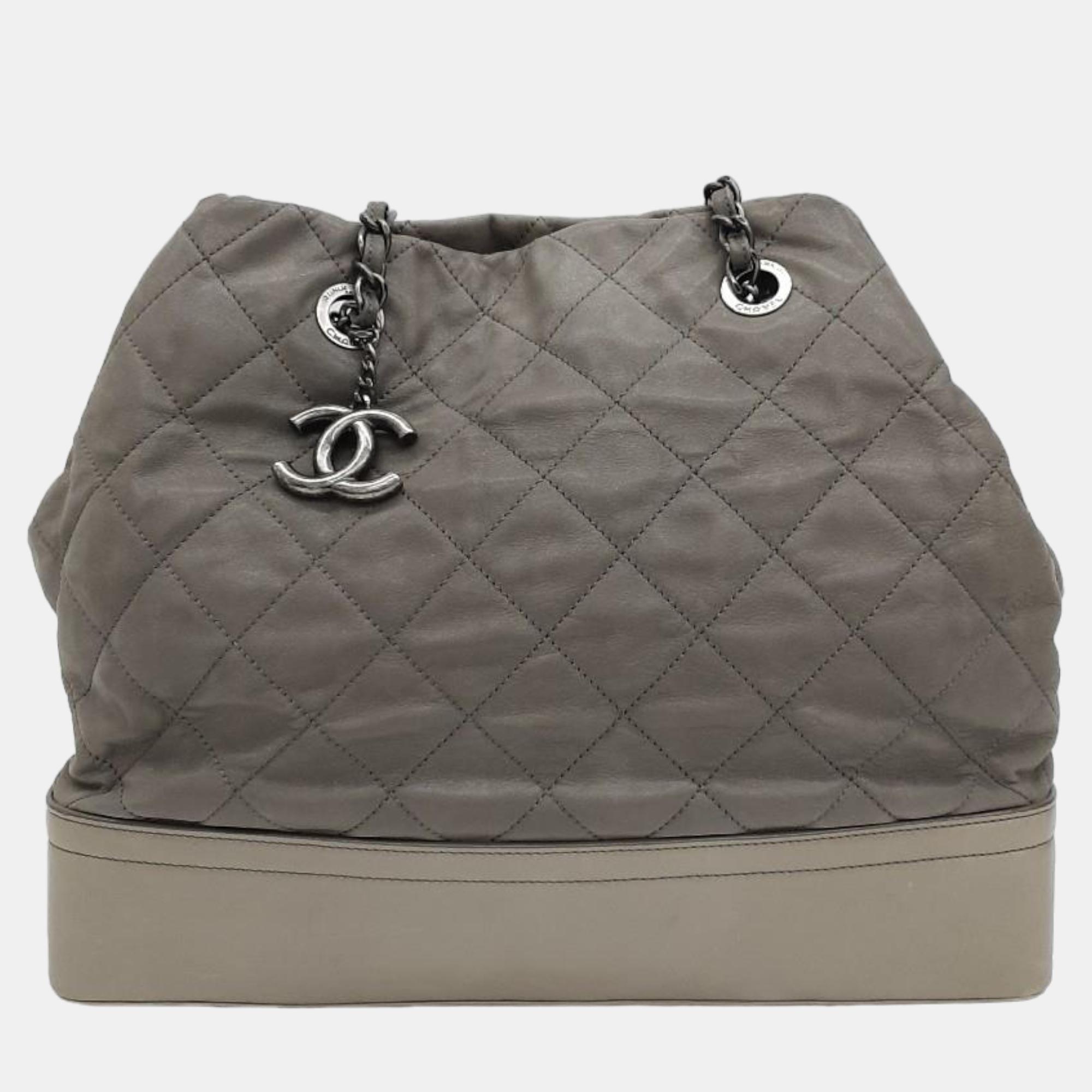Chanel Green Leather Gabrielle Chain Bucket Bag