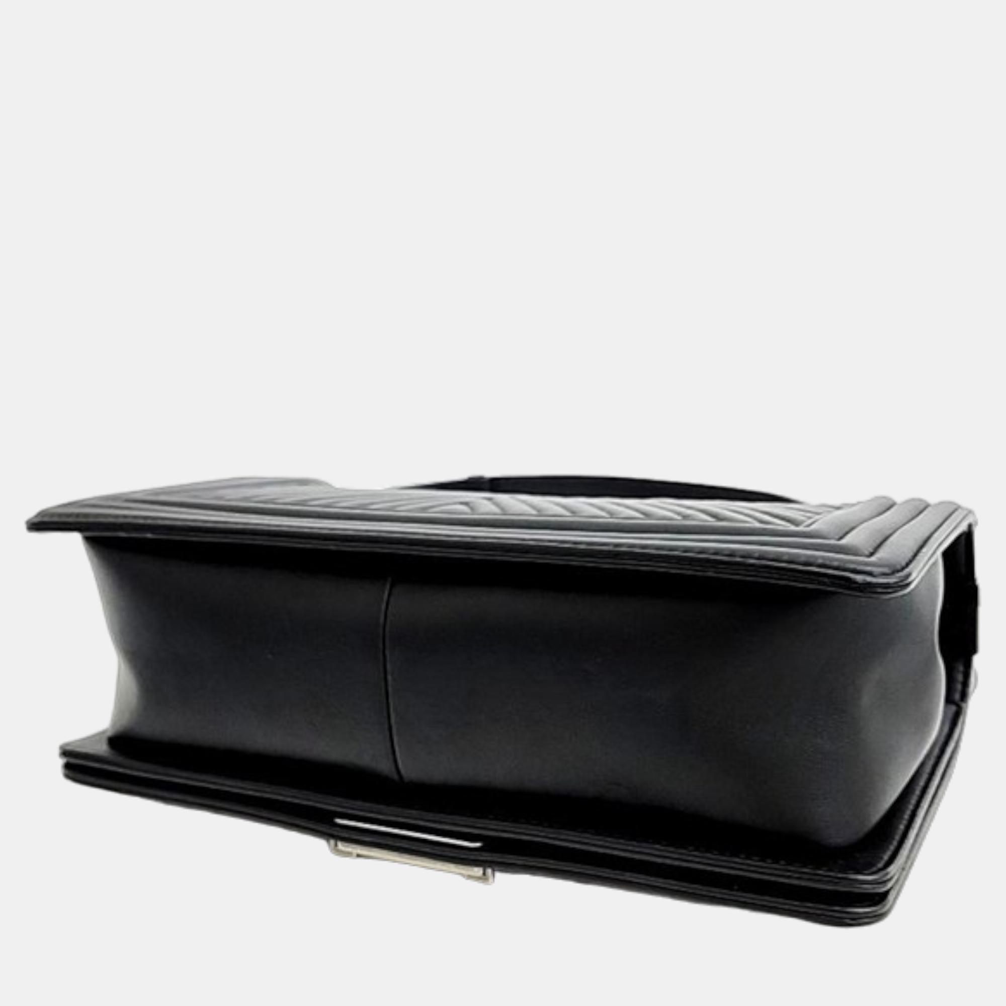 Chanel Black Leather Chevron Large Boy Shoulder Bag