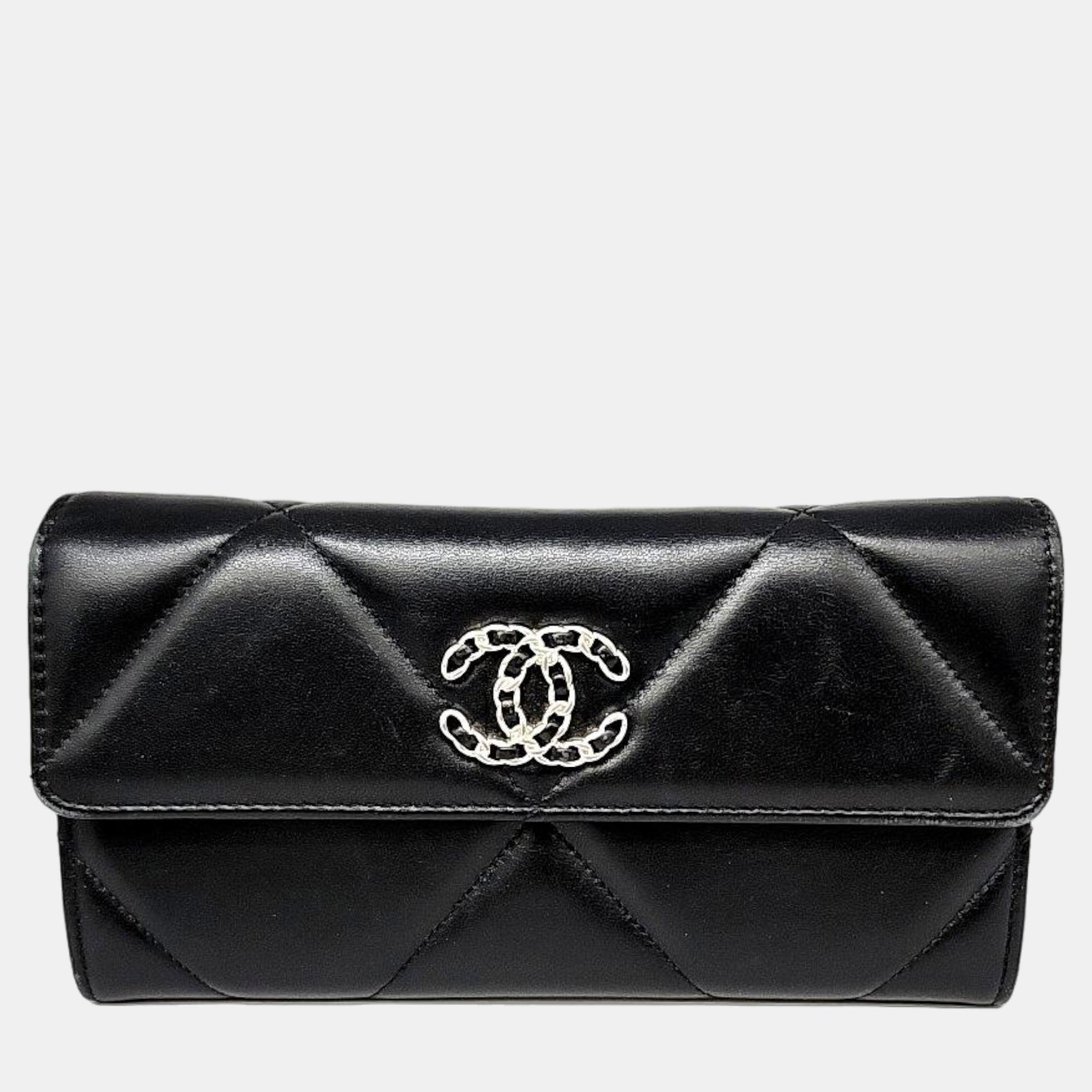Chanel Black Leather 19 Flap Wallet