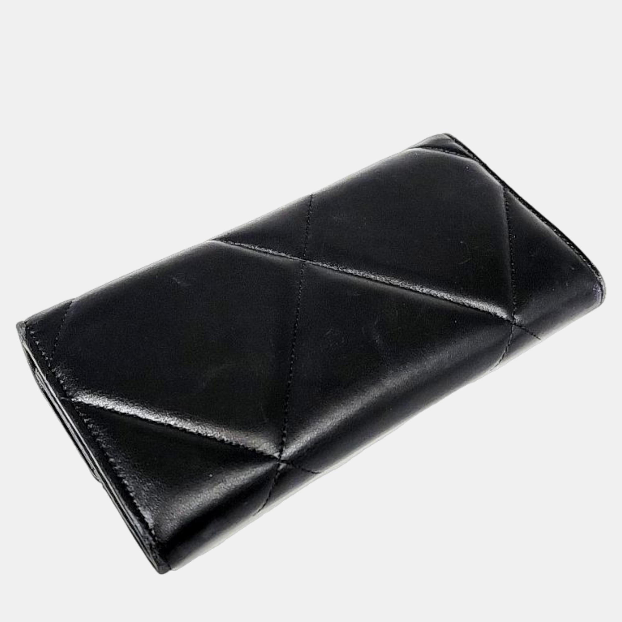 Chanel Black Leather 19 Flap Wallet