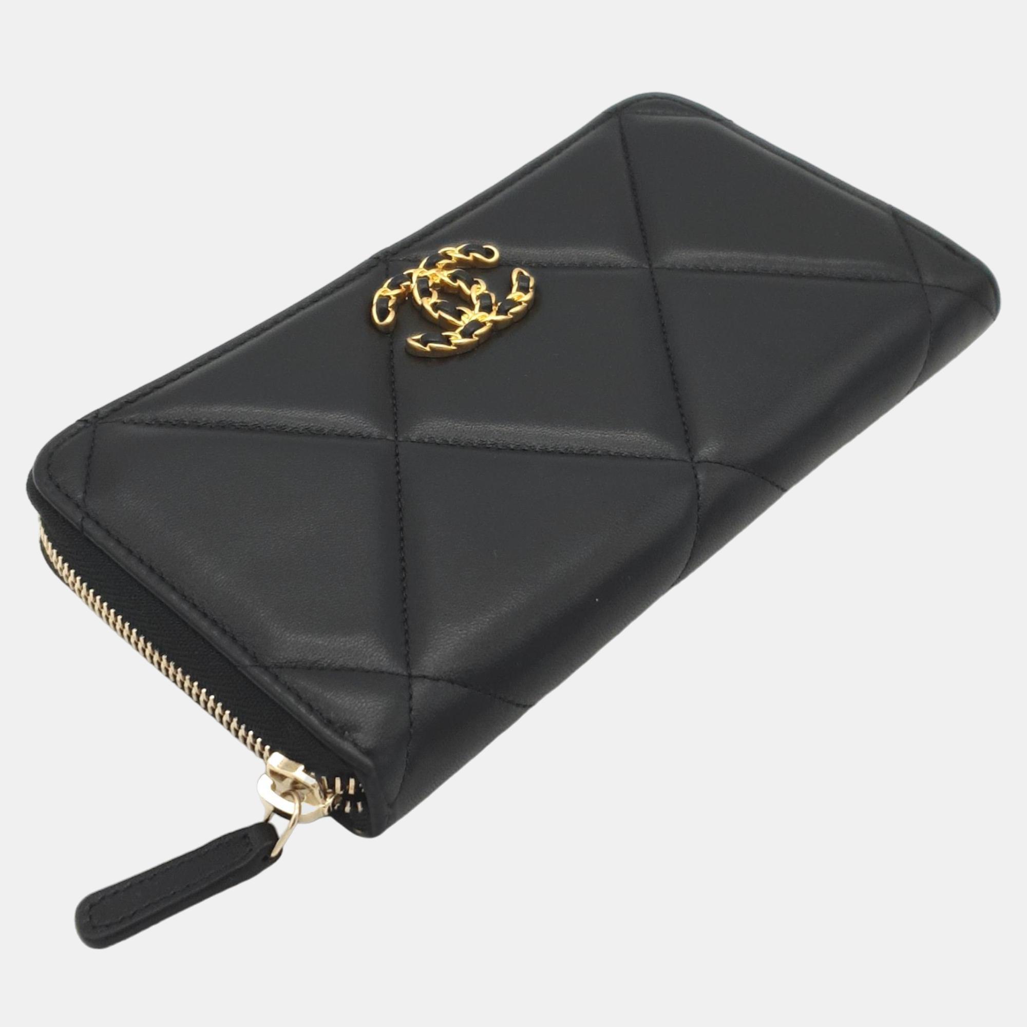 Chanel Black Leather 19 Continental Wallet