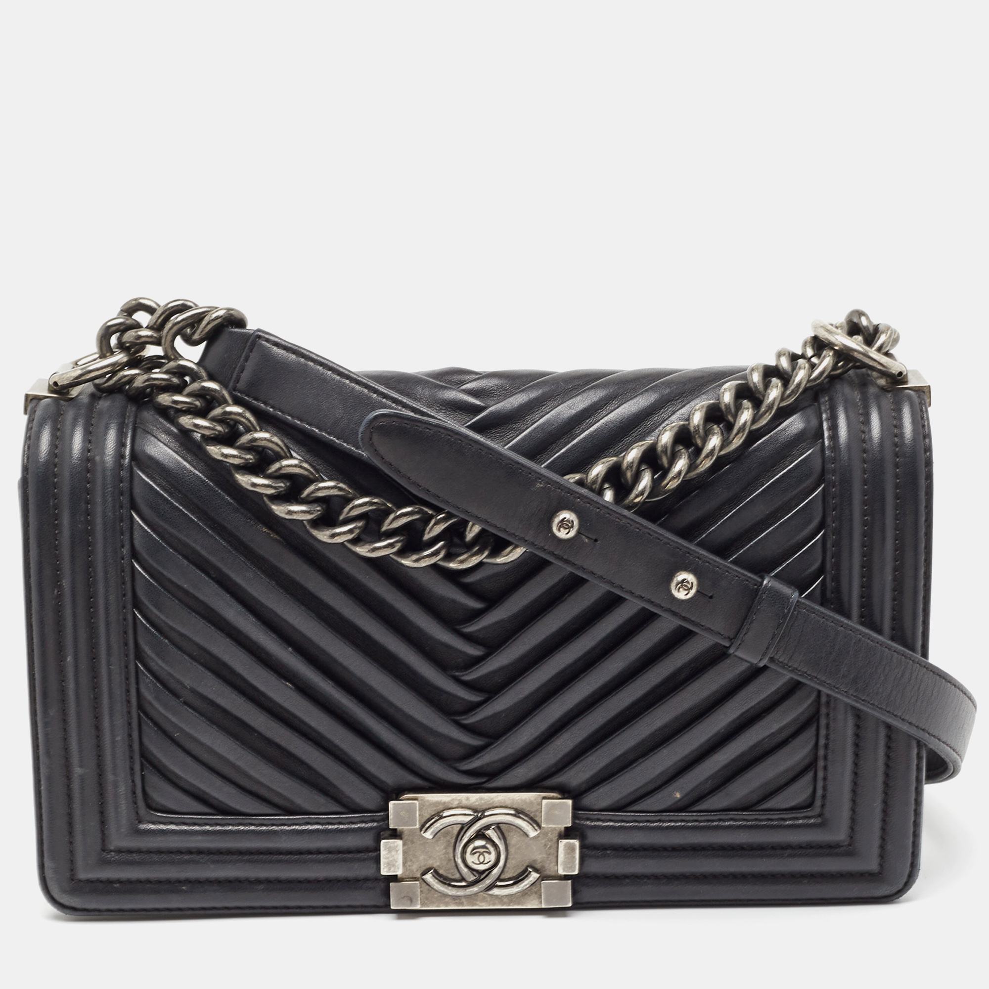Chanel black chevron pleated leather medium boy flap bag