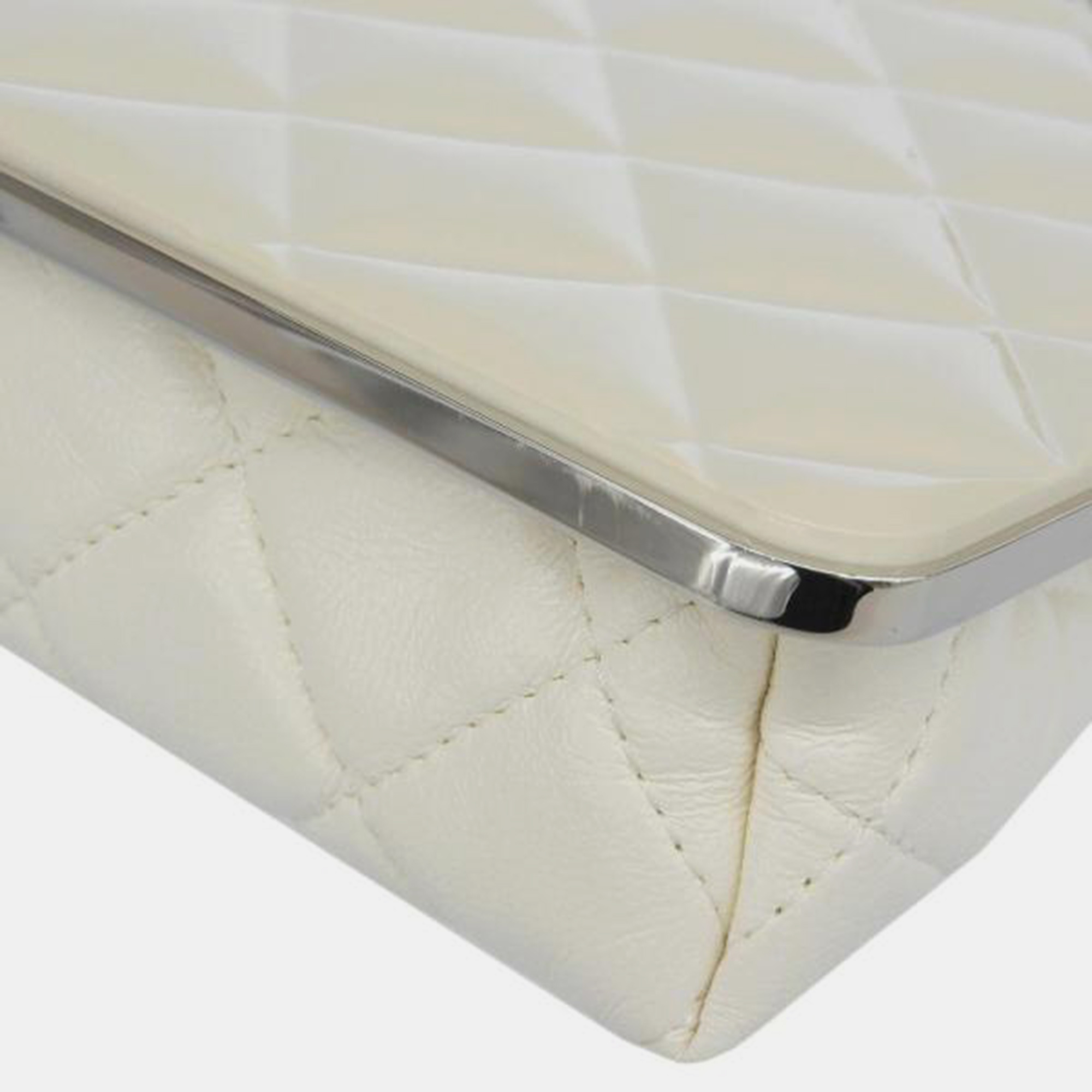Chanel White Quilted Leather Clasp Clutch Shoulder Bag