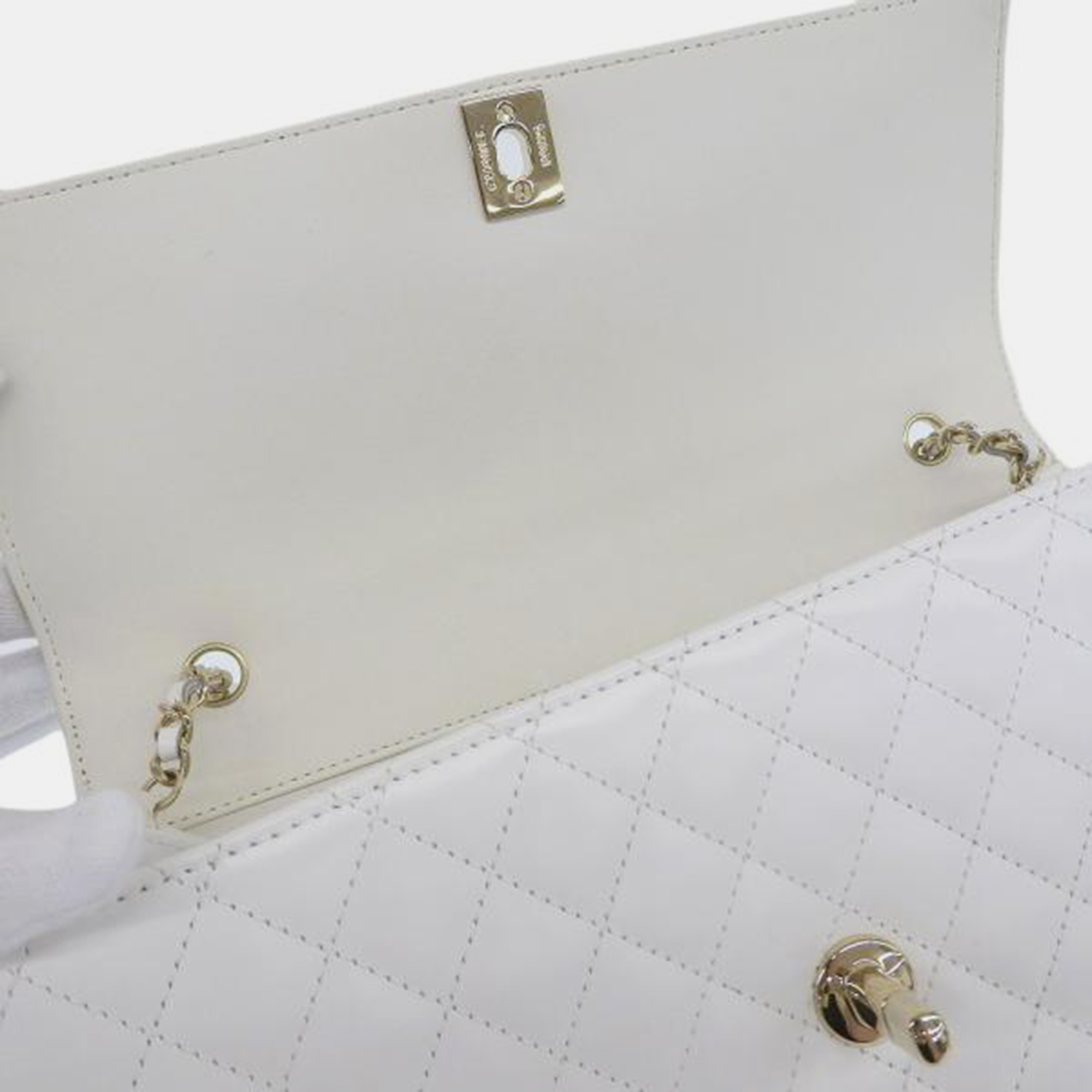Chanel White CC Matelasse Flap Shoulder Bag