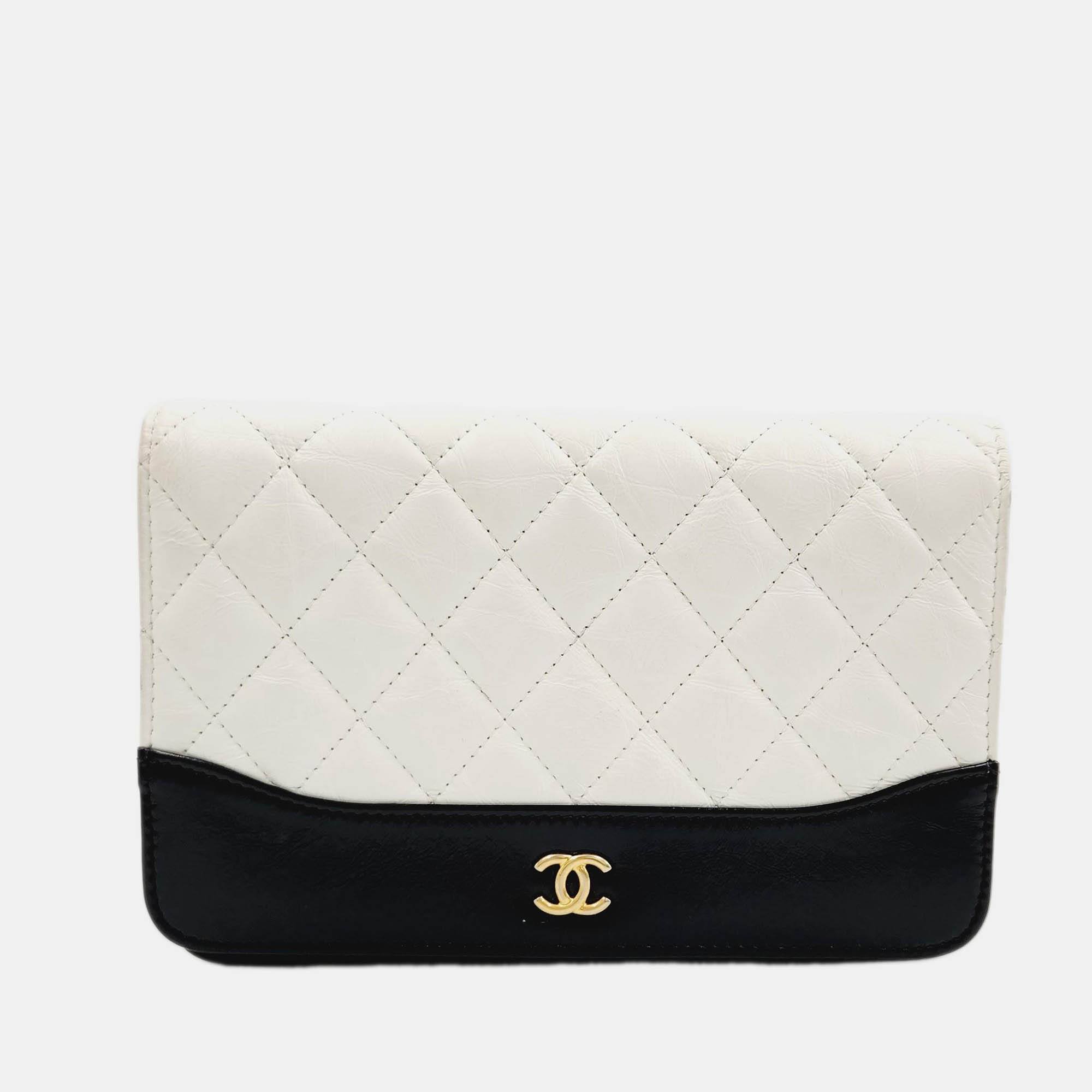 Chanel black/white leather gabrielle wallet on chain