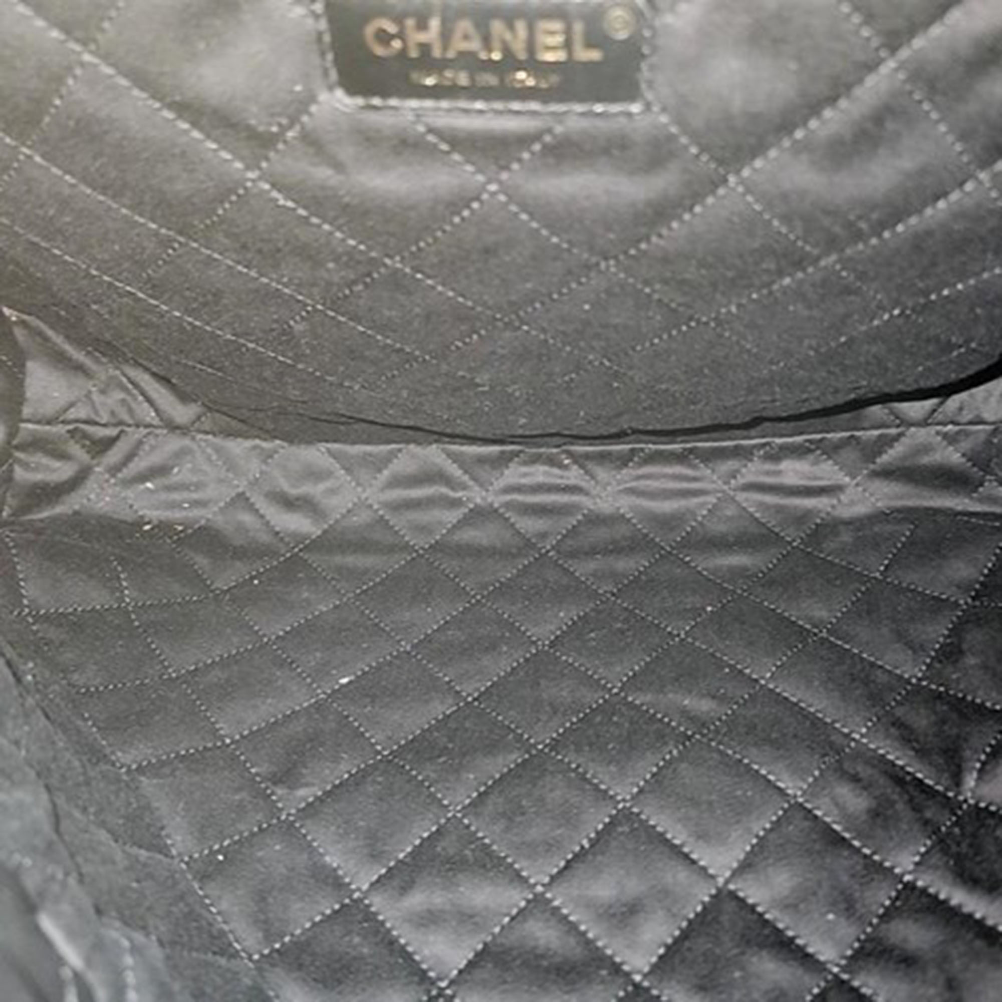 Chanel 22 Black Leather Bag 35