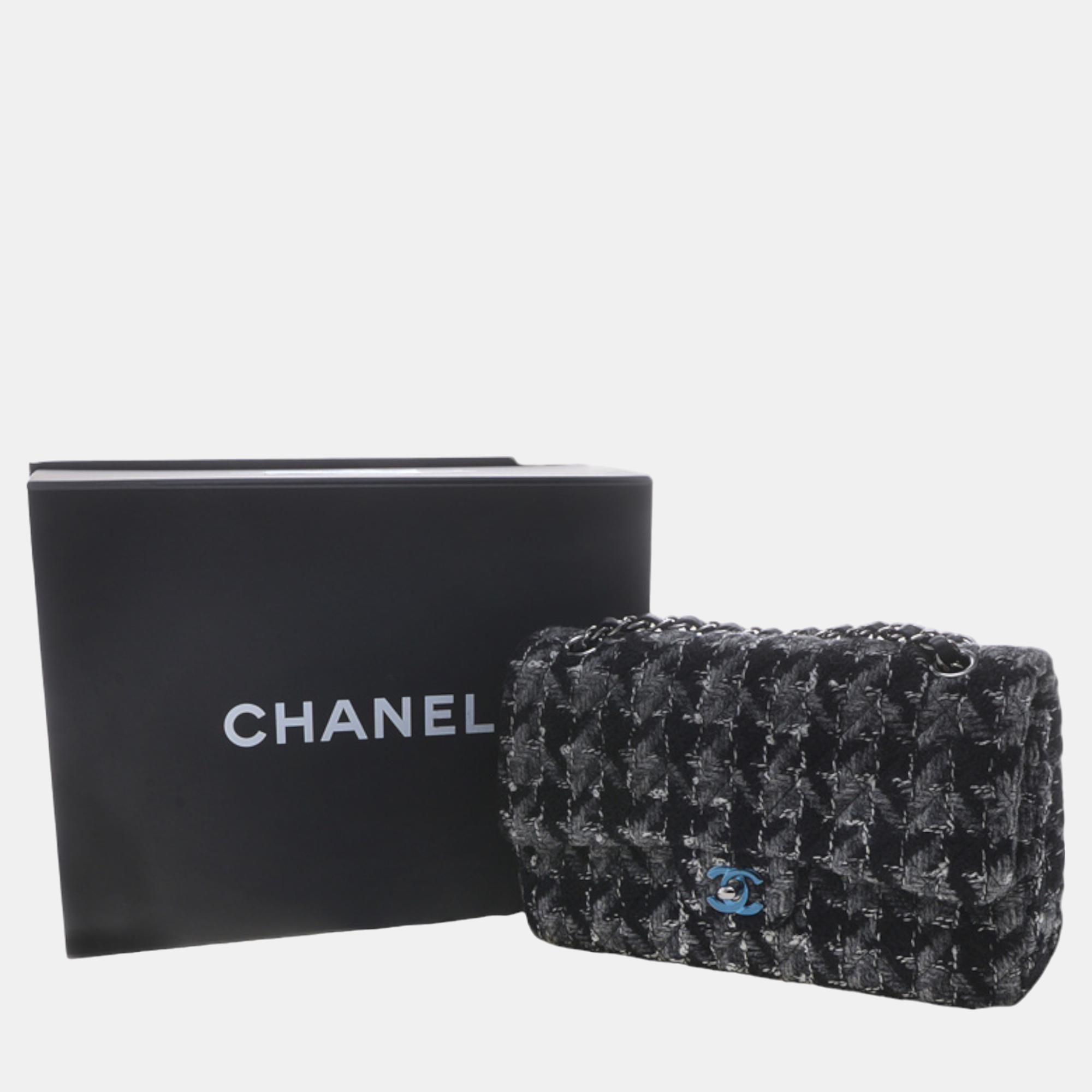Chanel Tweed Classic Medium