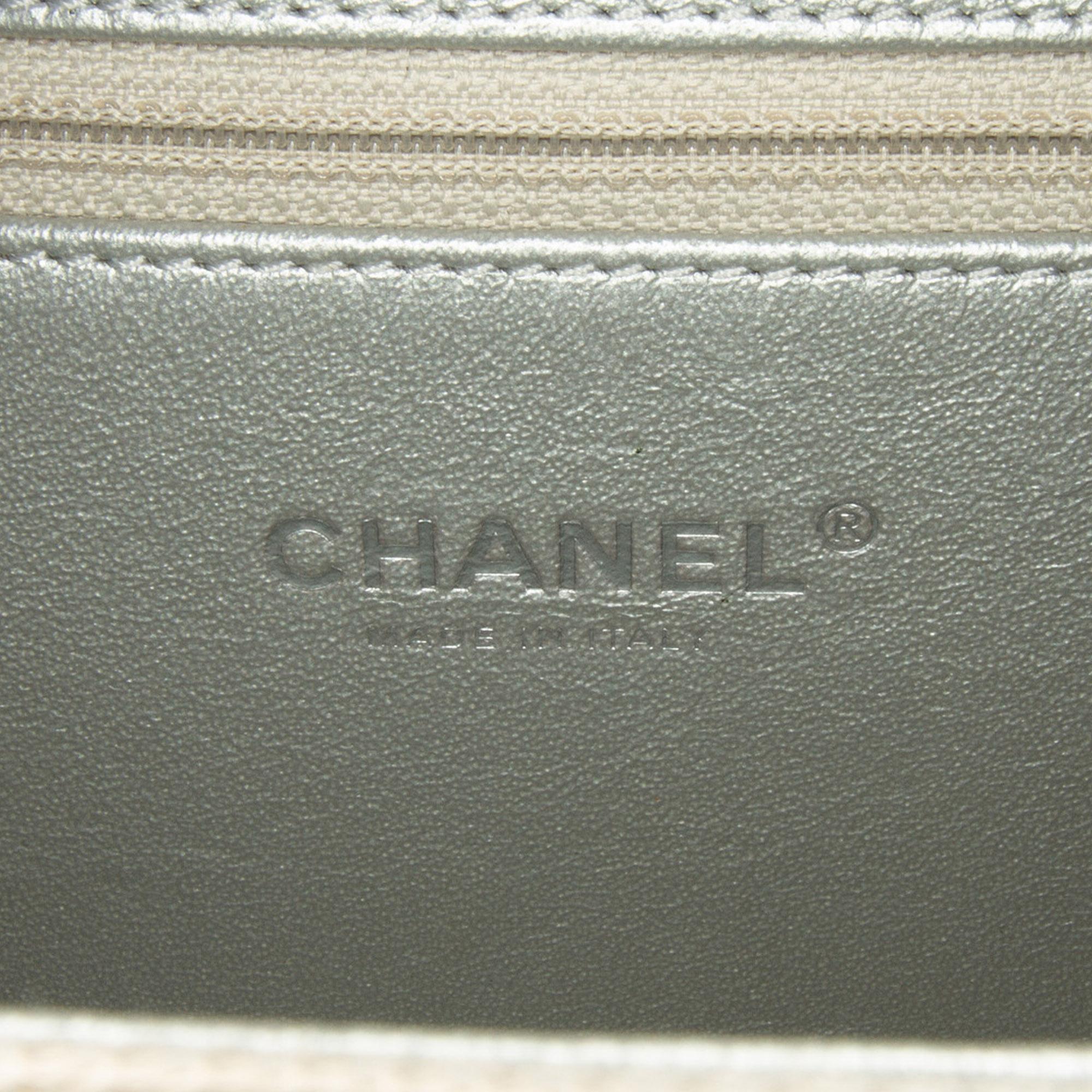 Chanel Silver Medium CC Filigree Caviar Vanity Case