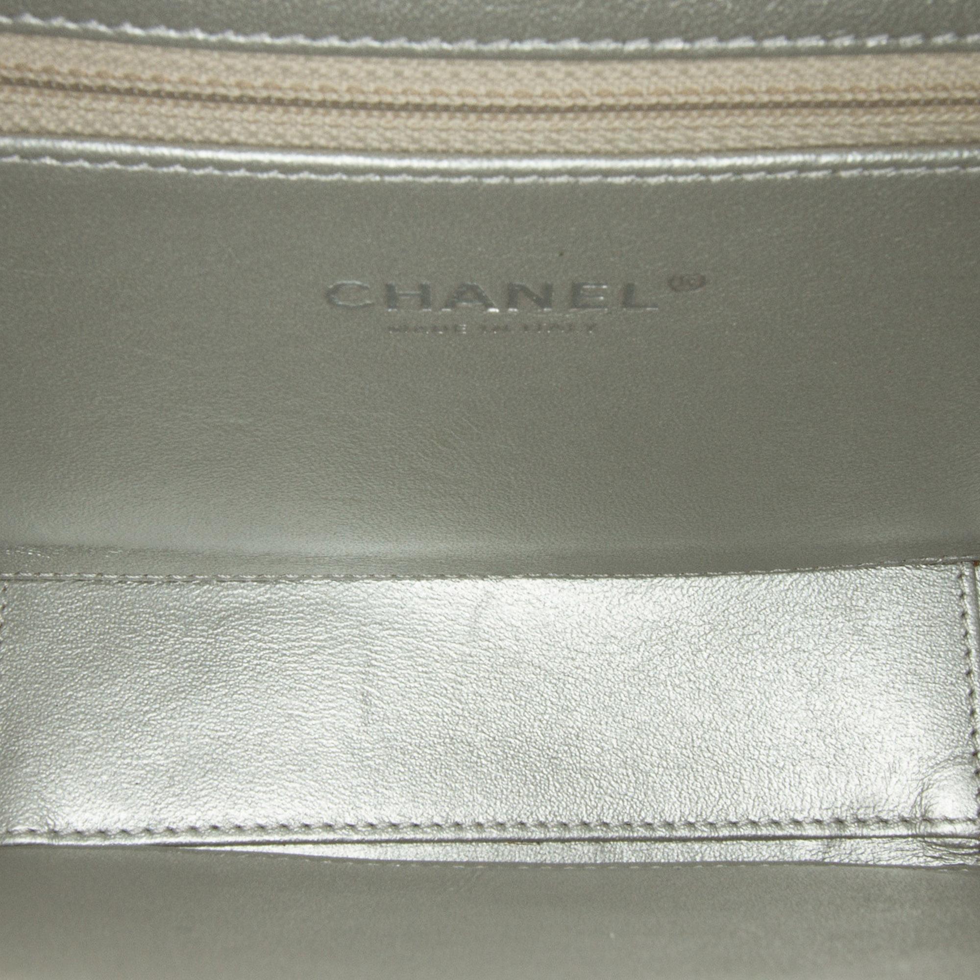 Chanel Silver Medium CC Filigree Caviar Vanity Case