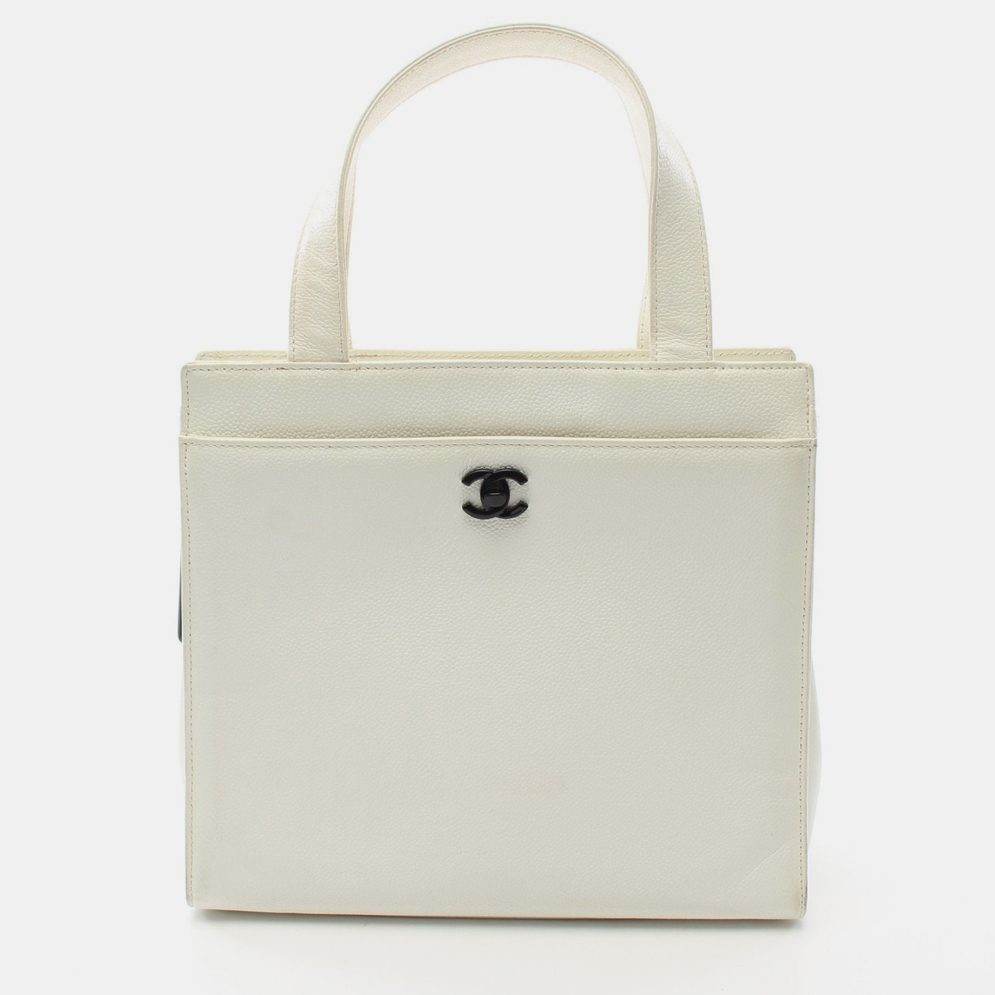 Chanel handbag caviar skin white black hardware