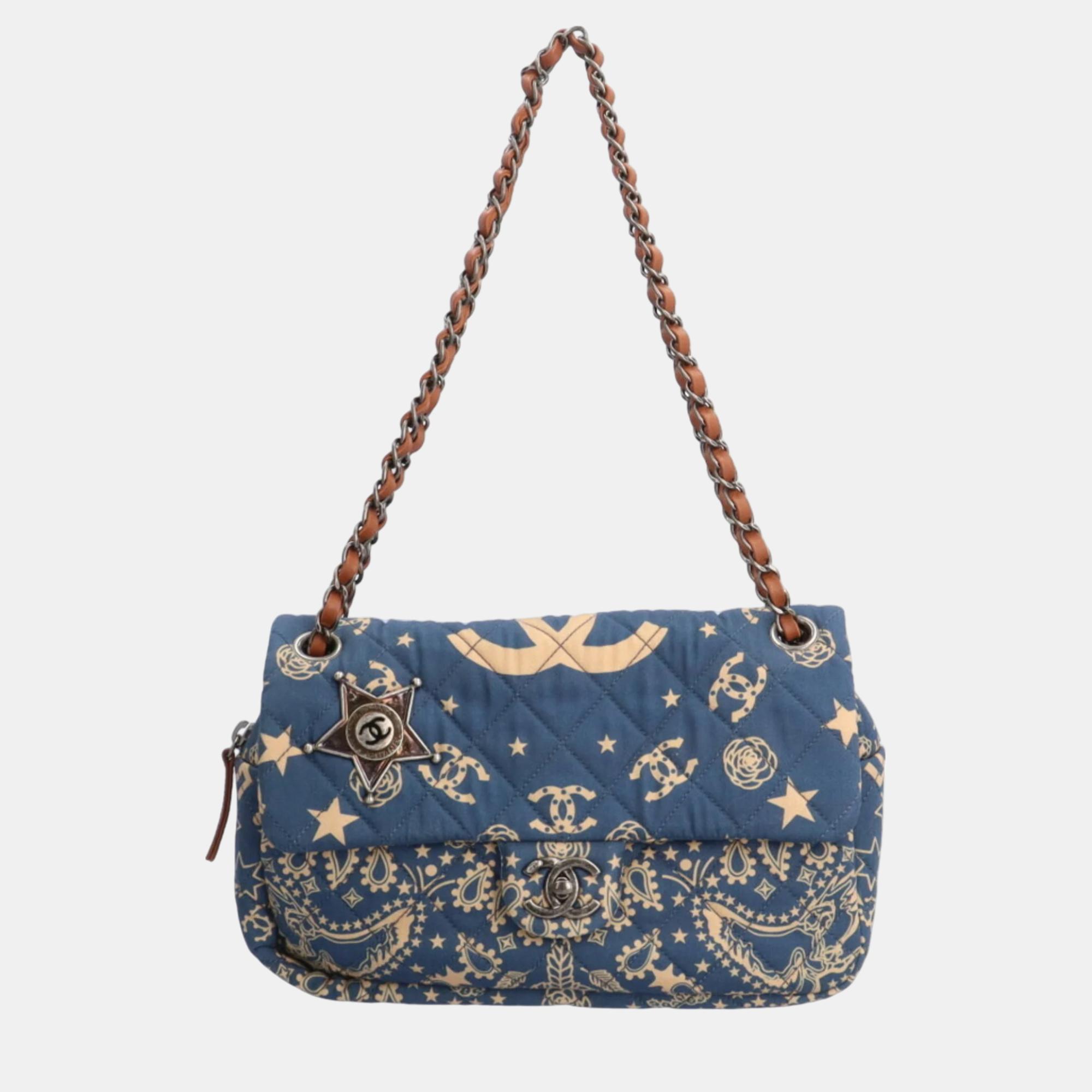 Chanel canvas tasche paris-dallas bandana medium blau & beige gesteppte classic flap bag